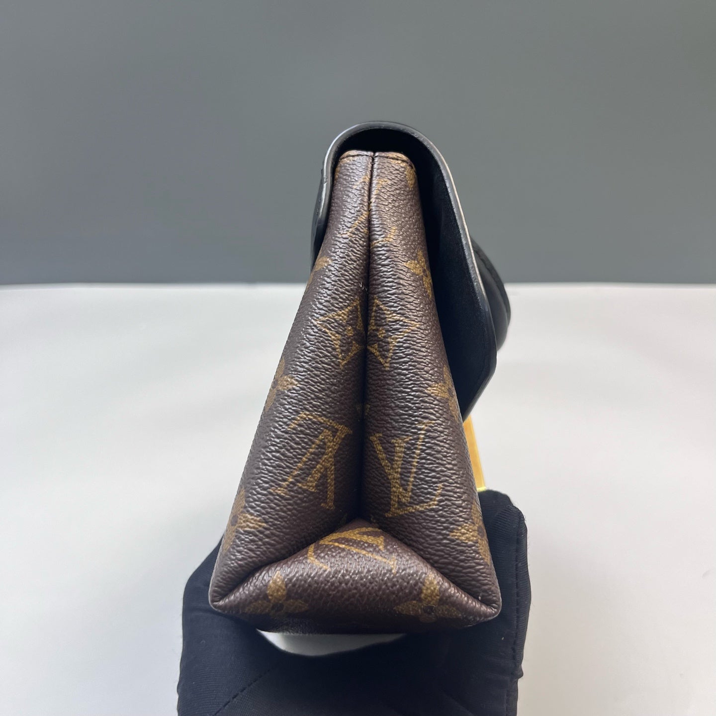 Louis Vuitton - Other - Leather - Black - (mini)