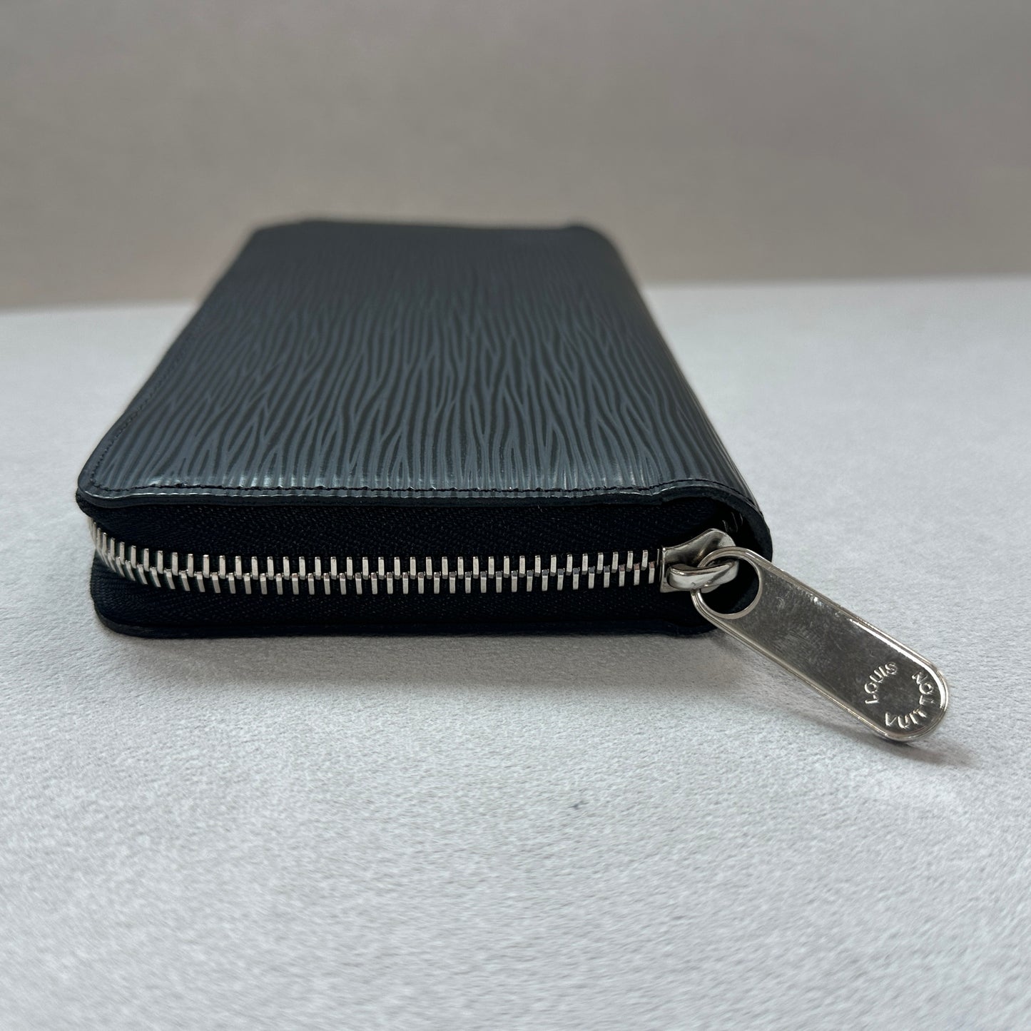 Louis Vuitton - Other - Leather - Black - (Other)