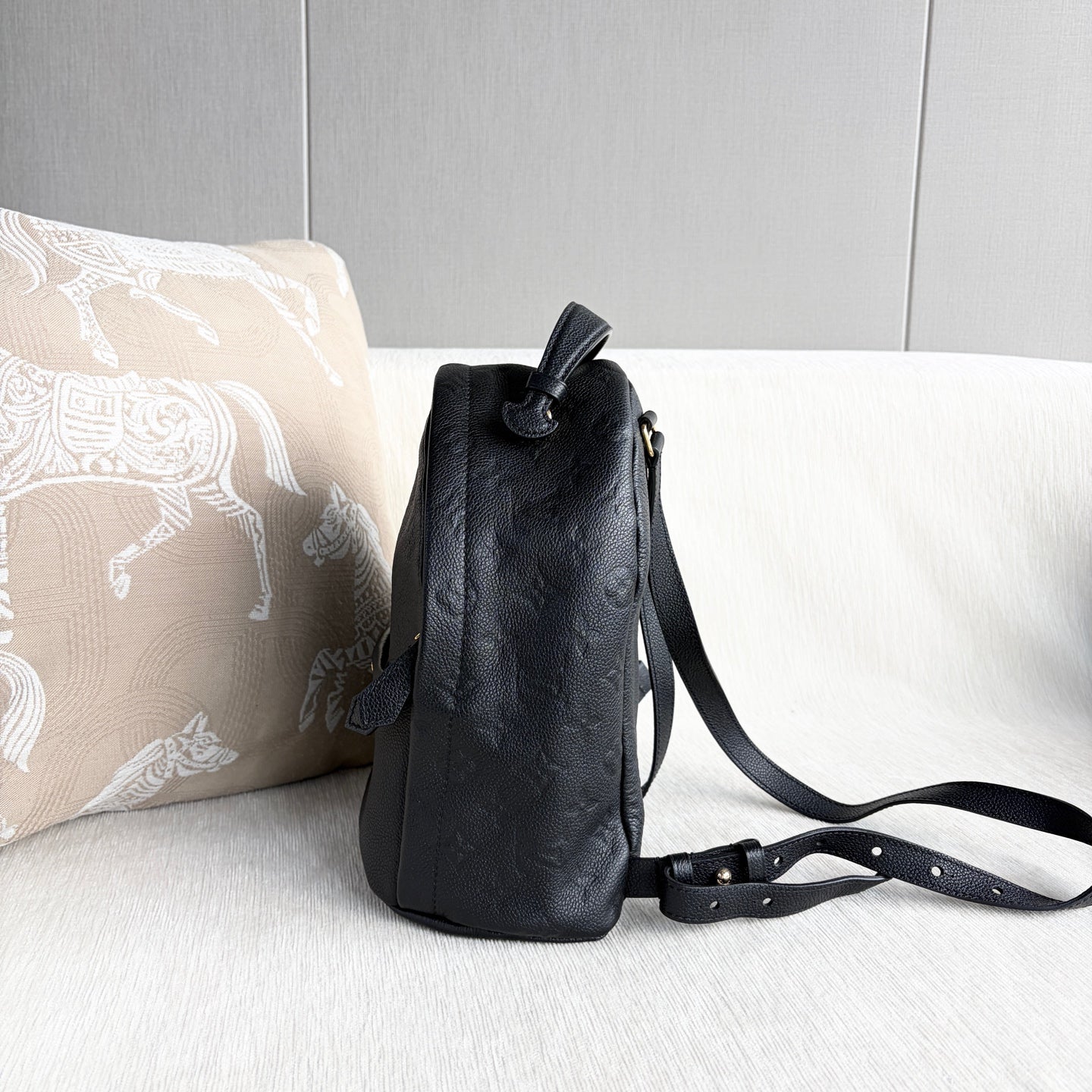 Louis Vuitton - Other - Leather - Black - (small)