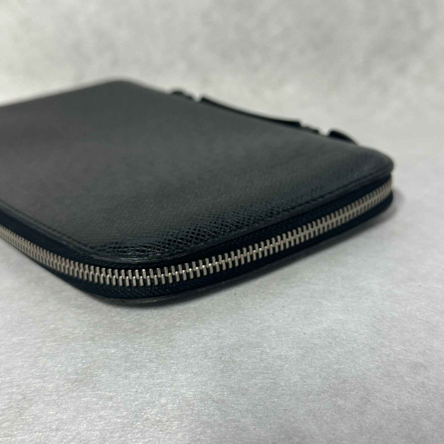 Louis Vuitton - Other - Leather - Black - (small)