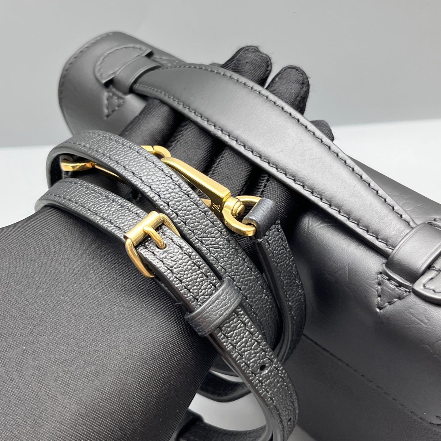 Louis Vuitton - Other - Leather - Black - (small)
