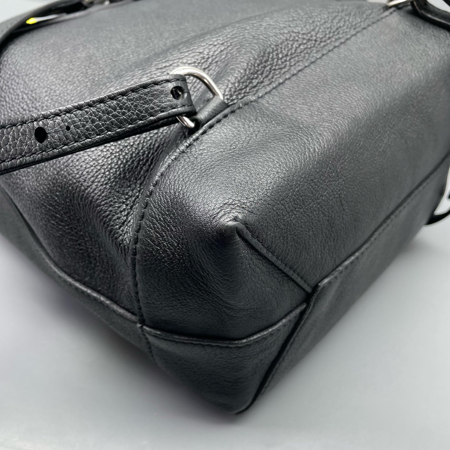 Louis Vuitton - Other - Leather - Black - (small)