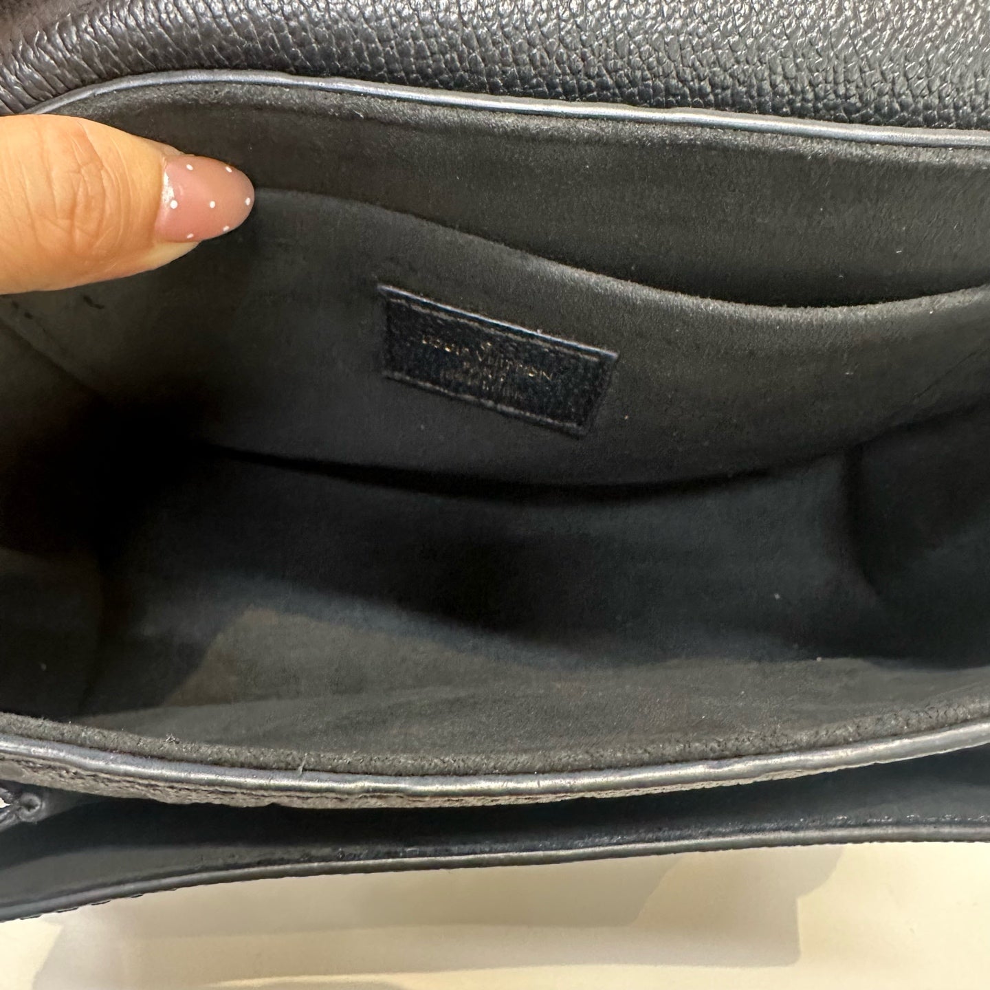 Louis Vuitton - Other - Leather - Black - (small)