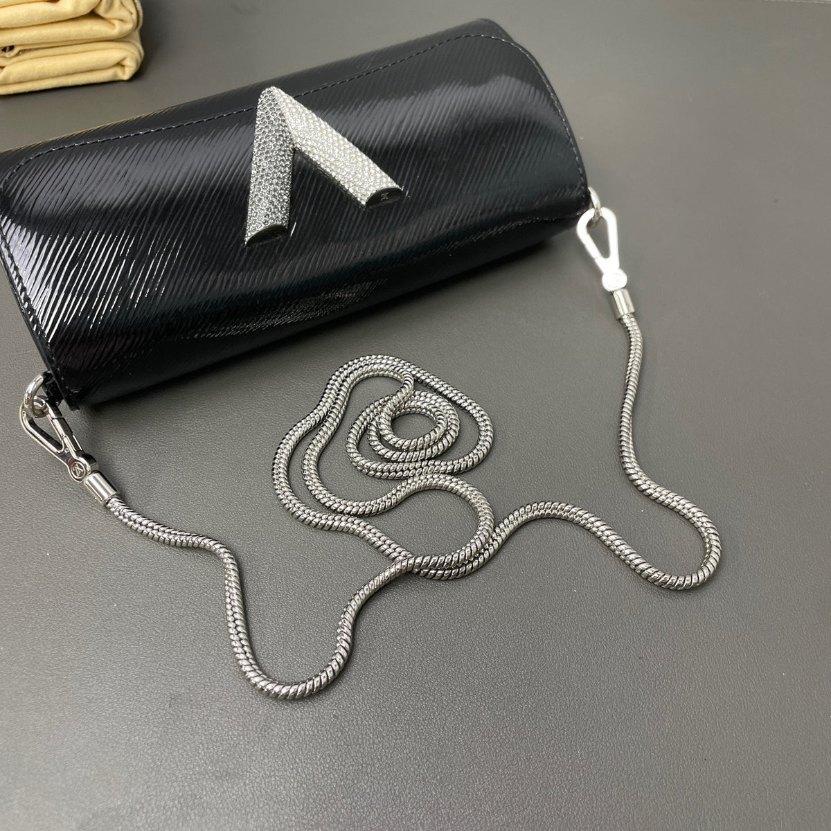 Louis Vuitton - Other - Leather - Black - (Small)