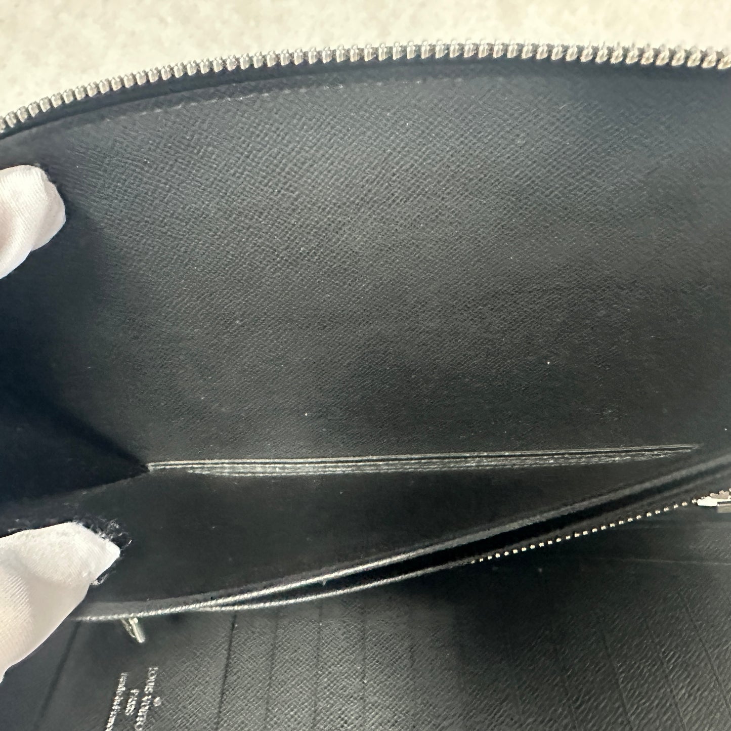 Louis Vuitton - Other - Leather - Black - (small)