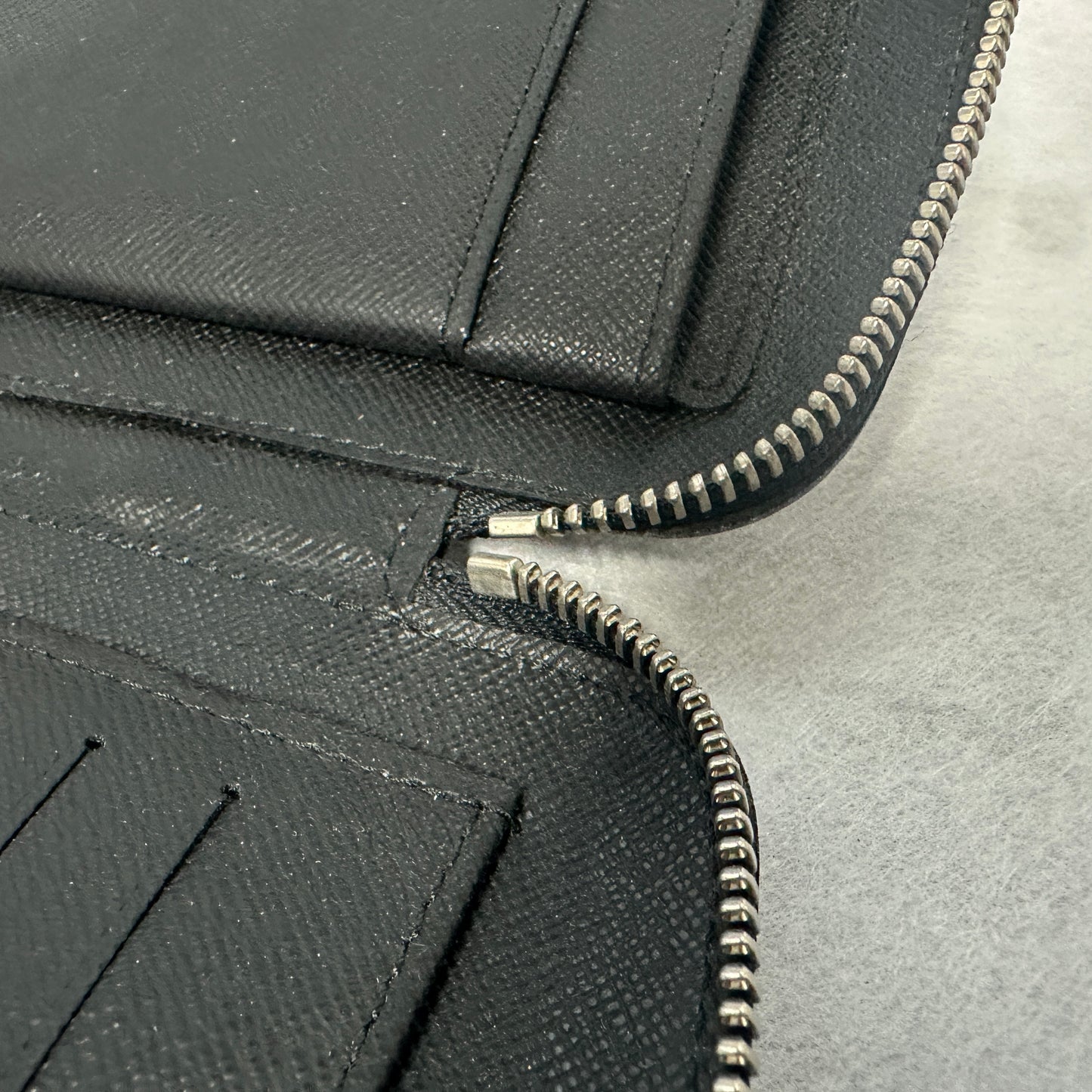 Louis Vuitton - Other - Leather - Black - (small)