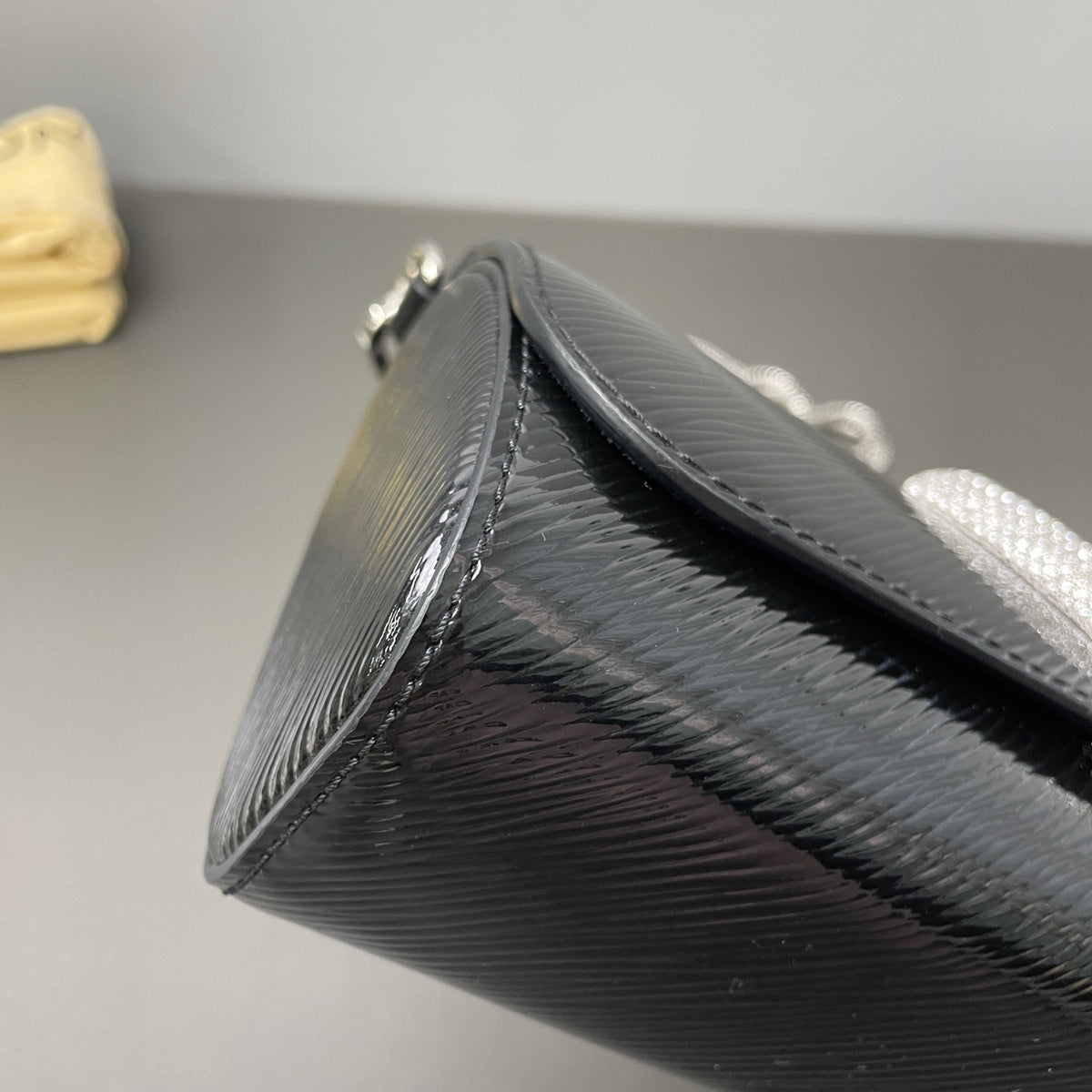 Louis Vuitton - Other - Leather - Black - (Small)