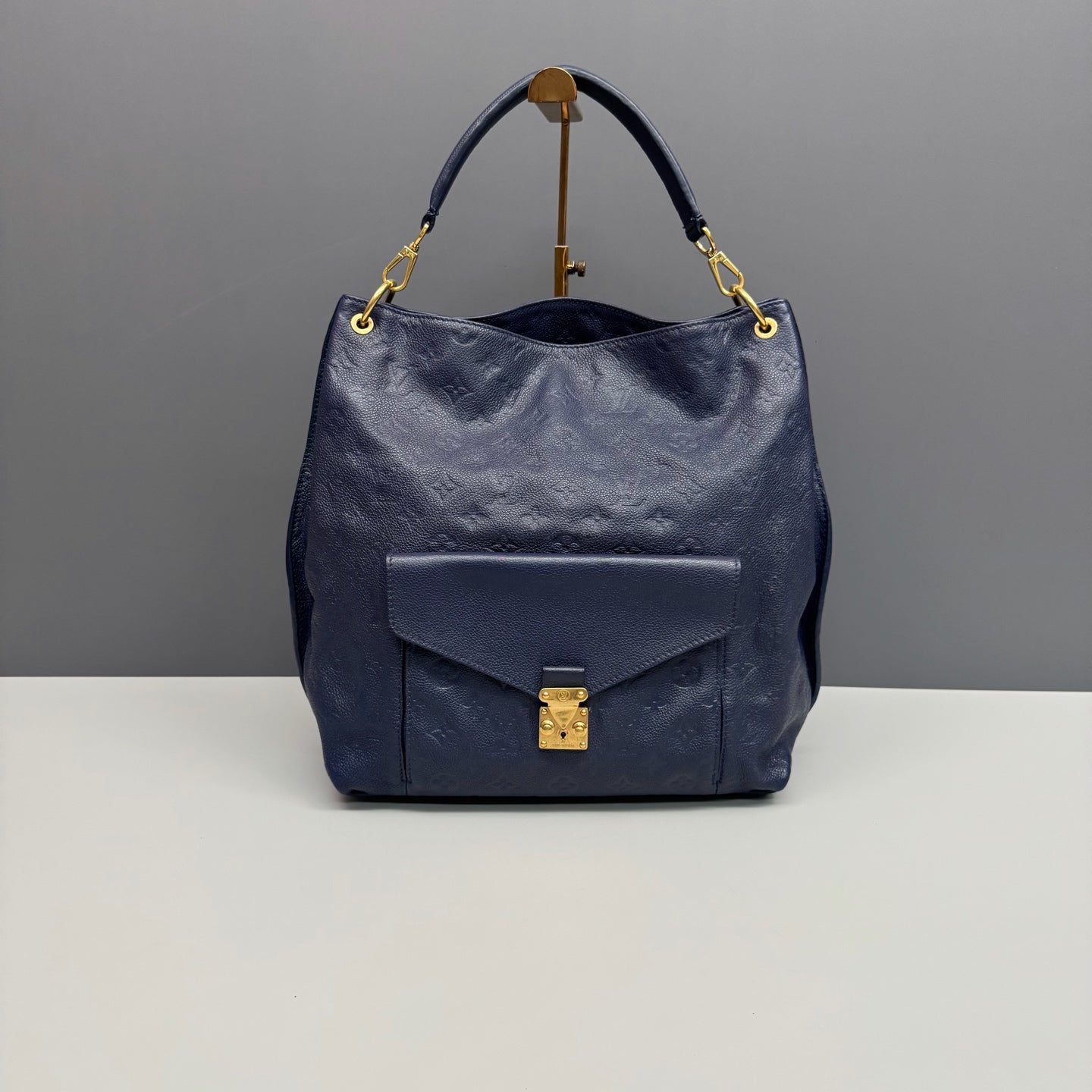 Louis Vuitton - Other - Leather - Blue - (medium)