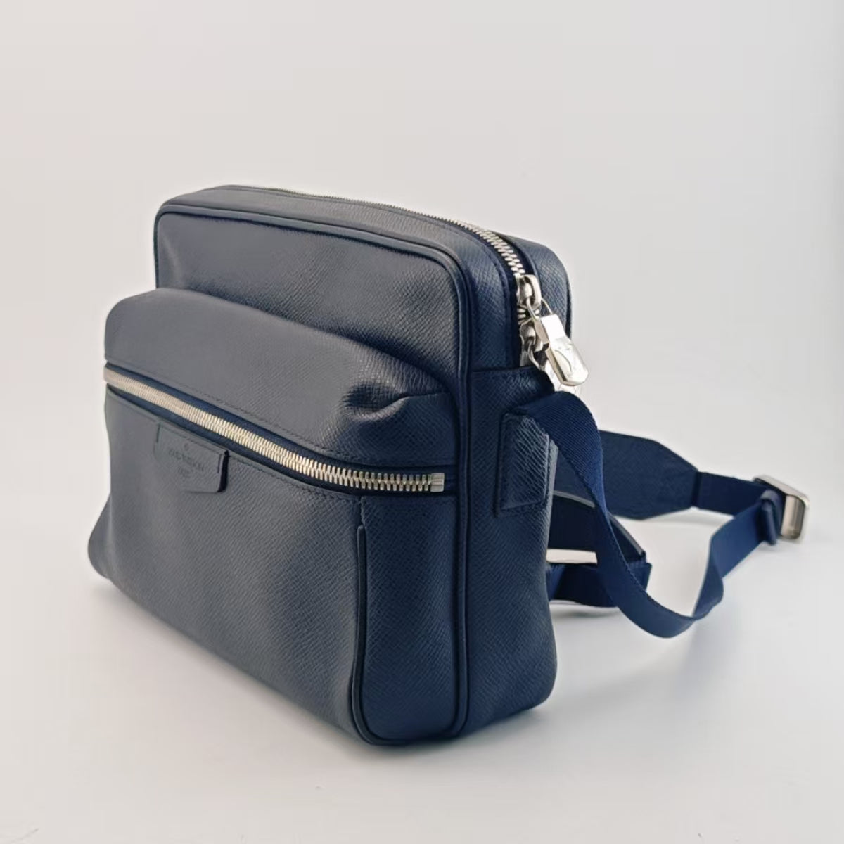 Louis Vuitton - Other - Leather - Blue - (medium)