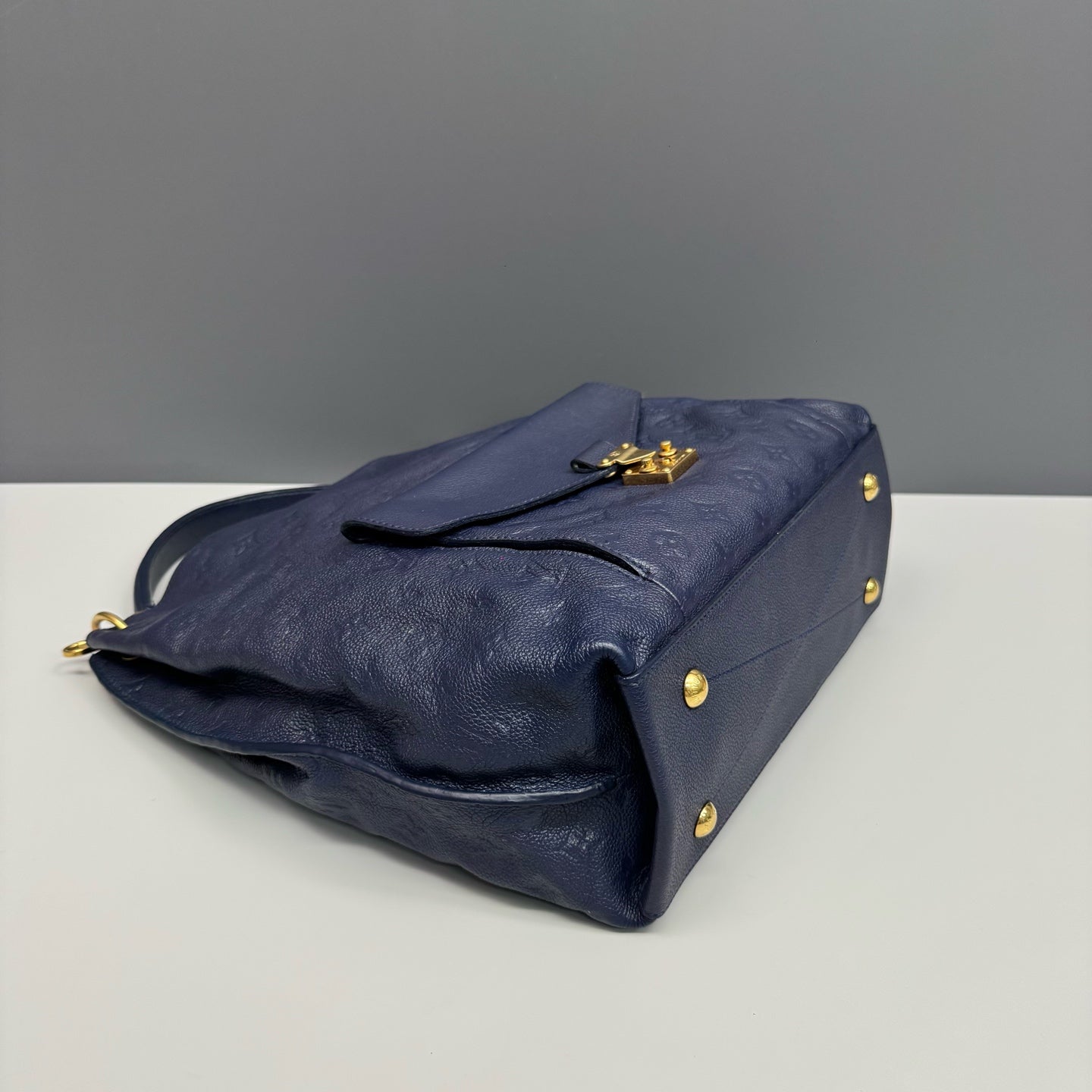 Louis Vuitton - Other - Leather - Blue - (medium)