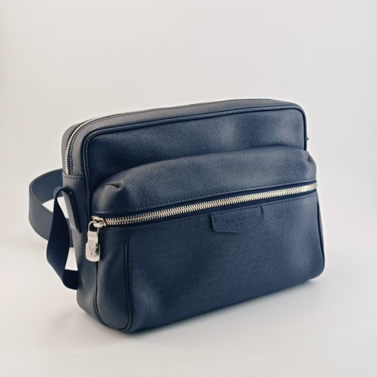 Louis Vuitton - Other - Leather - Blue - (medium)