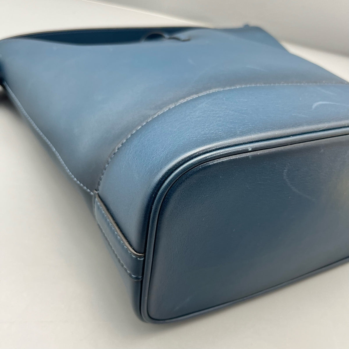 Louis Vuitton - Other - Leather - Blue - (Medium)