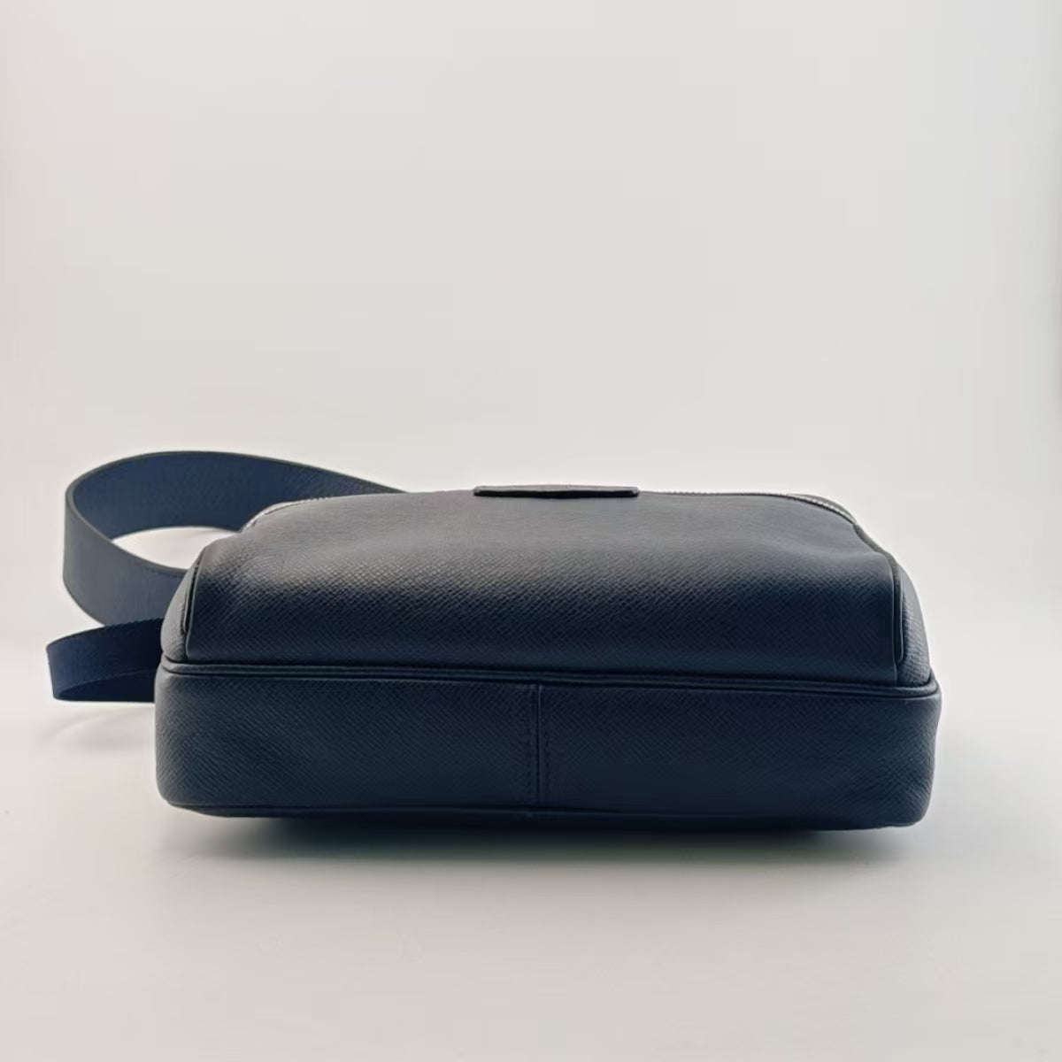 Louis Vuitton - Other - Leather - Blue - (medium)