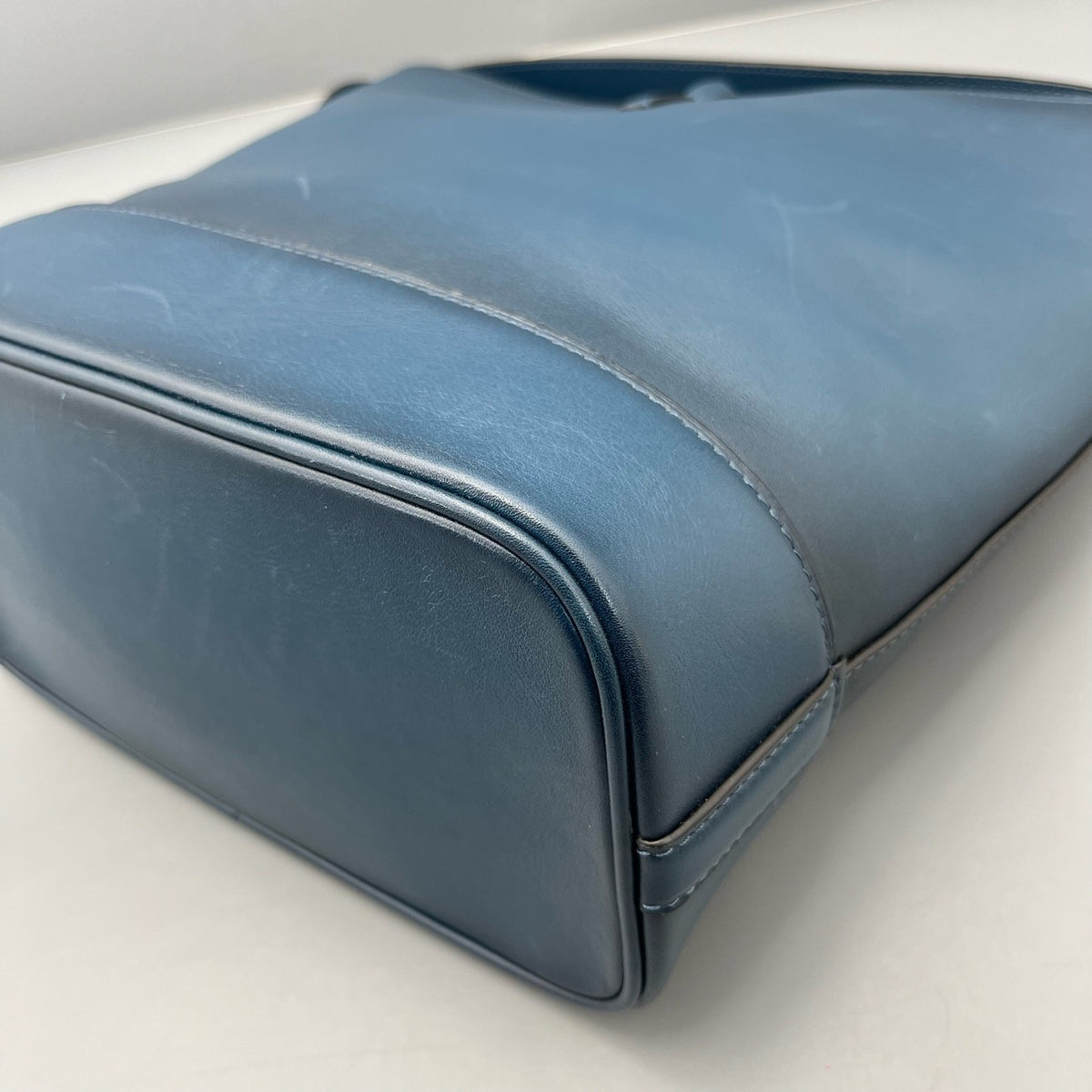 Louis Vuitton - Other - Leather - Blue - (Medium)