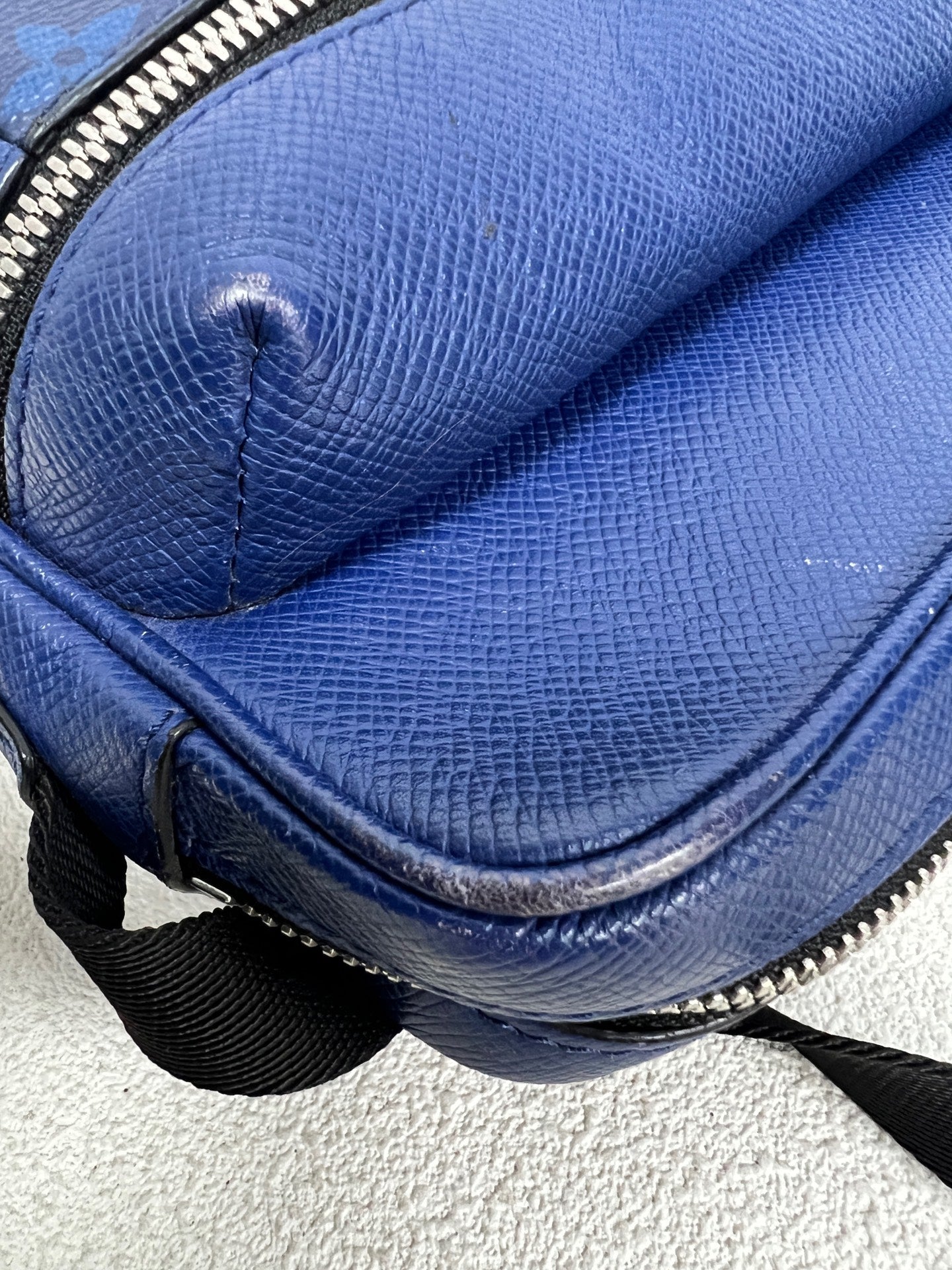 Louis Vuitton - Other - Leather - Blue - (medium)