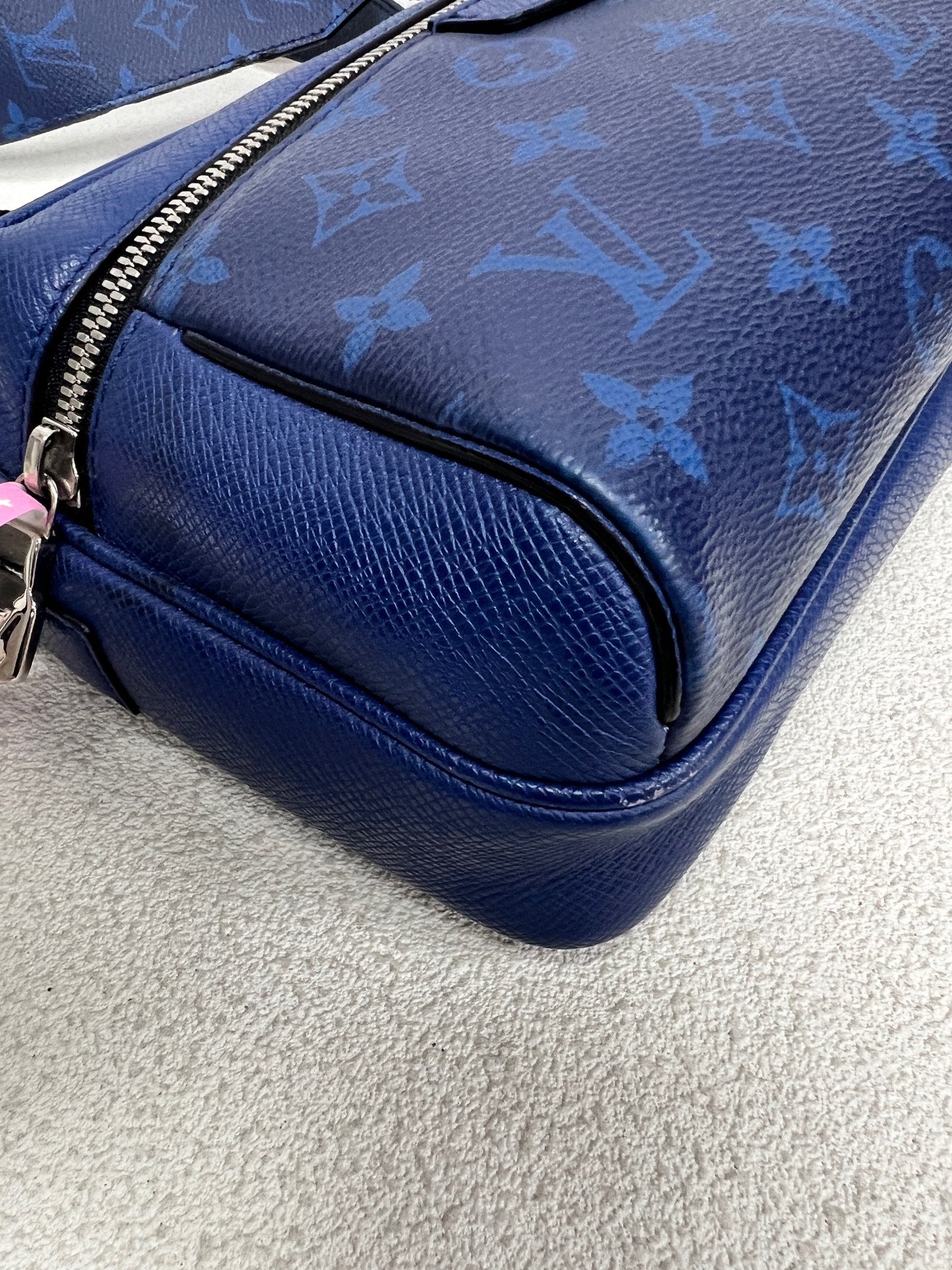 Louis Vuitton - Other - Leather - Blue - (medium)