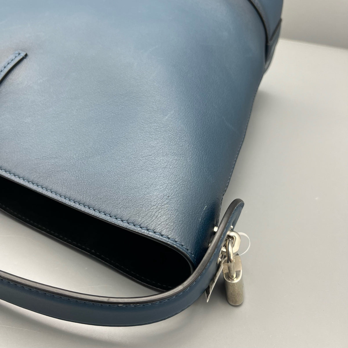 Louis Vuitton - Other - Leather - Blue - (Medium)