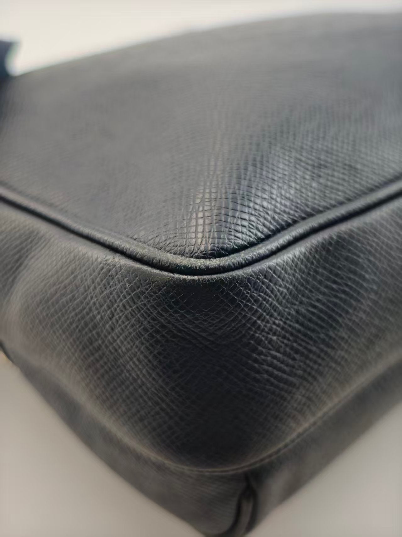 Louis Vuitton - Other - Leather - Blue - (medium)
