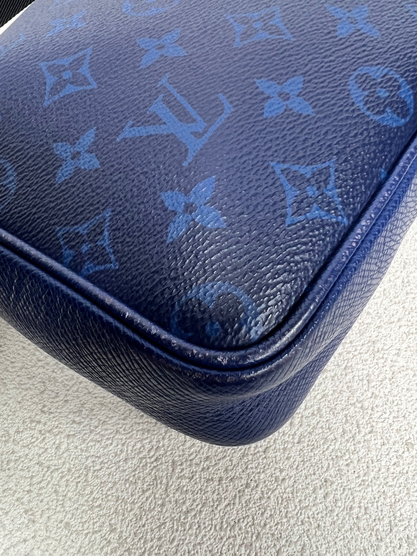 Louis Vuitton - Other - Leather - Blue - (medium)