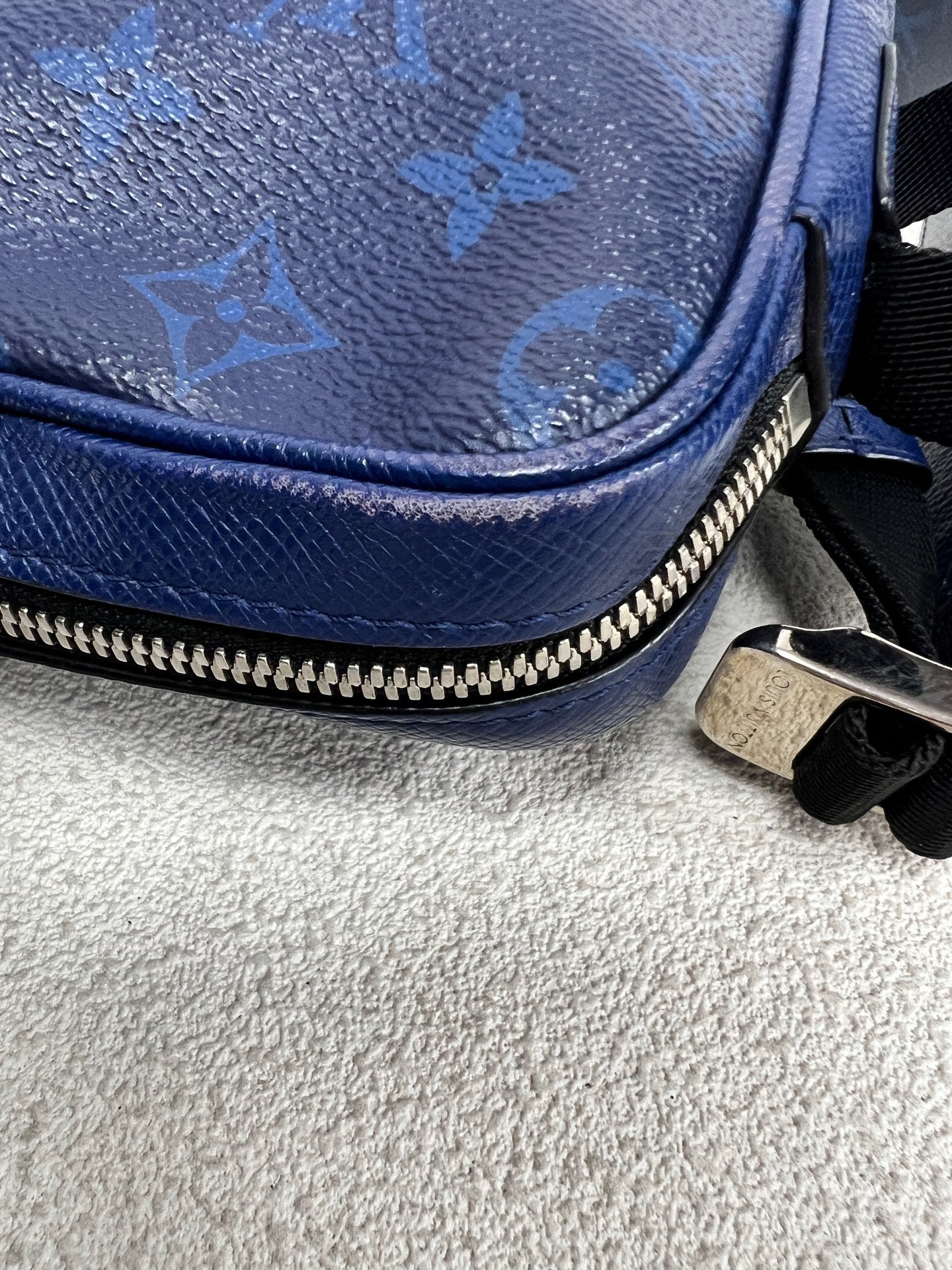 Louis Vuitton - Other - Leather - Blue - (medium)