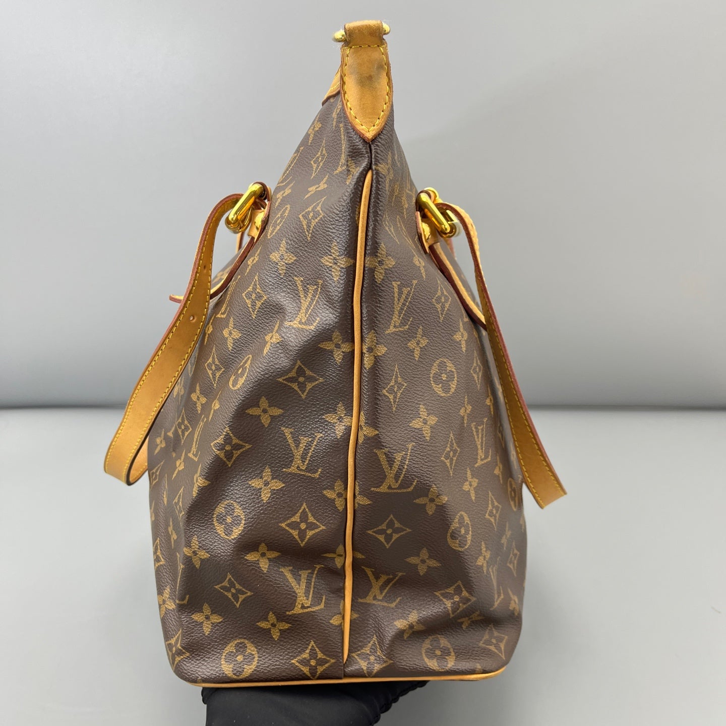 Louis Vuitton - Other - Leather - Brown - (large)