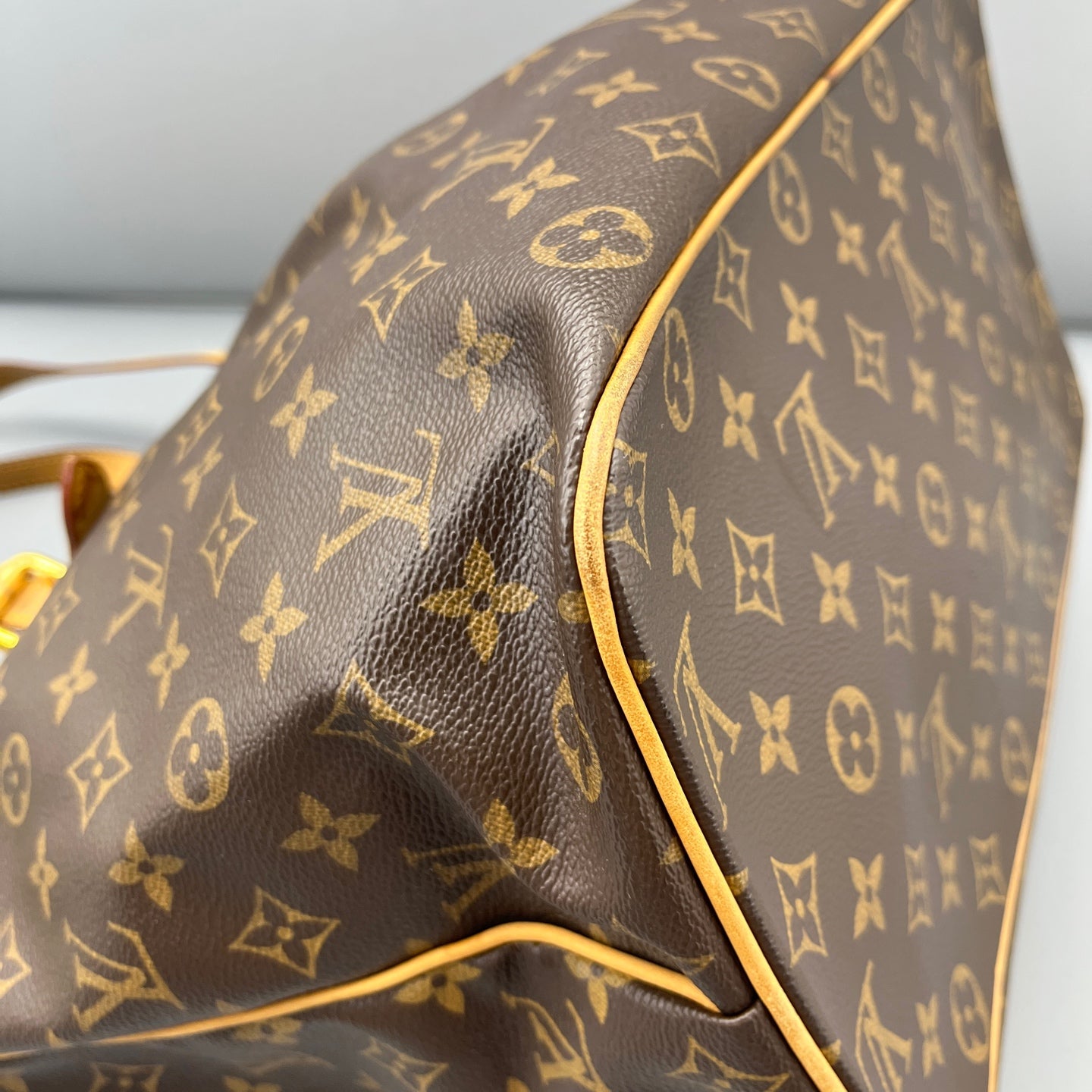 Louis Vuitton - Other - Leather - Brown - (large)