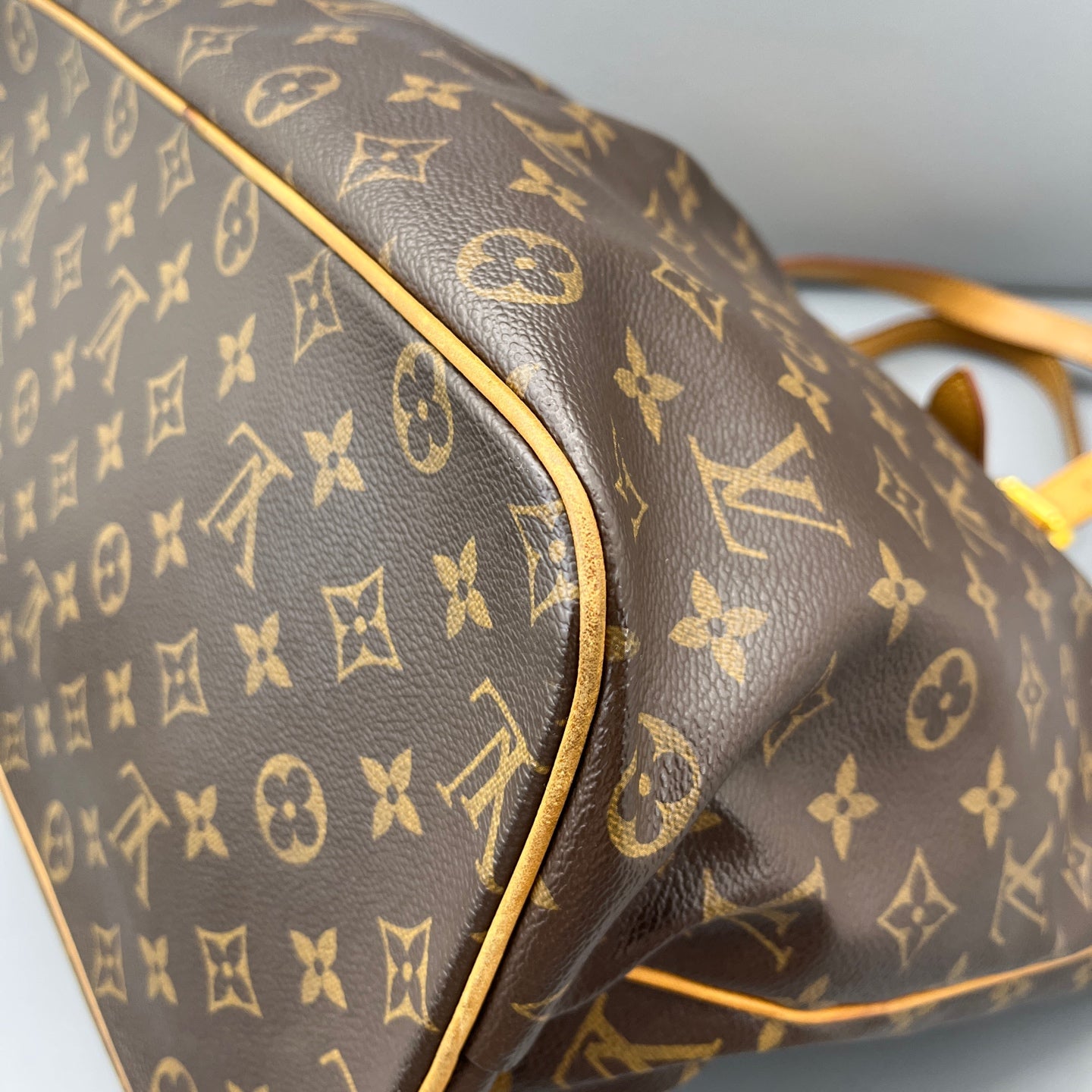Louis Vuitton - Other - Leather - Brown - (large)
