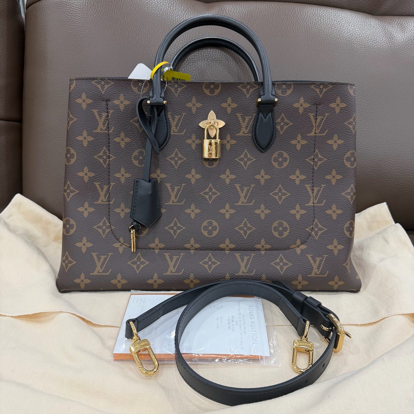 Louis Vuitton - Other - Leather - Brown - (medium)
