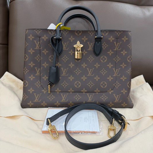 Louis Vuitton - Other - Leather - Brown - (medium)