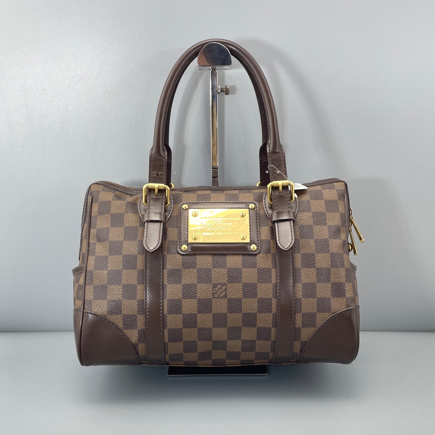 Louis Vuitton - Other - Leather - Brown - (medium)