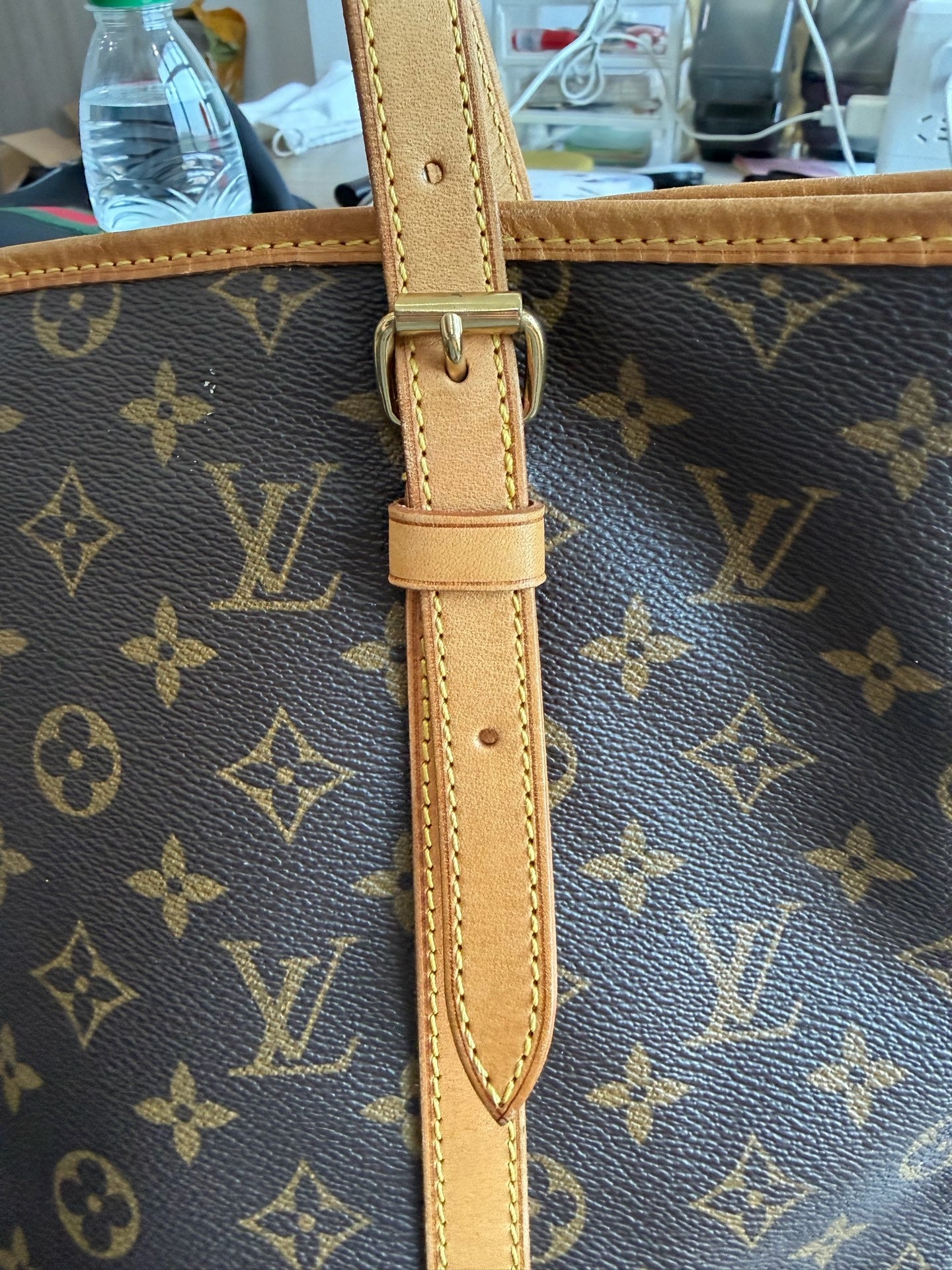 Louis Vuitton - Other - Leather - Brown - (medium)