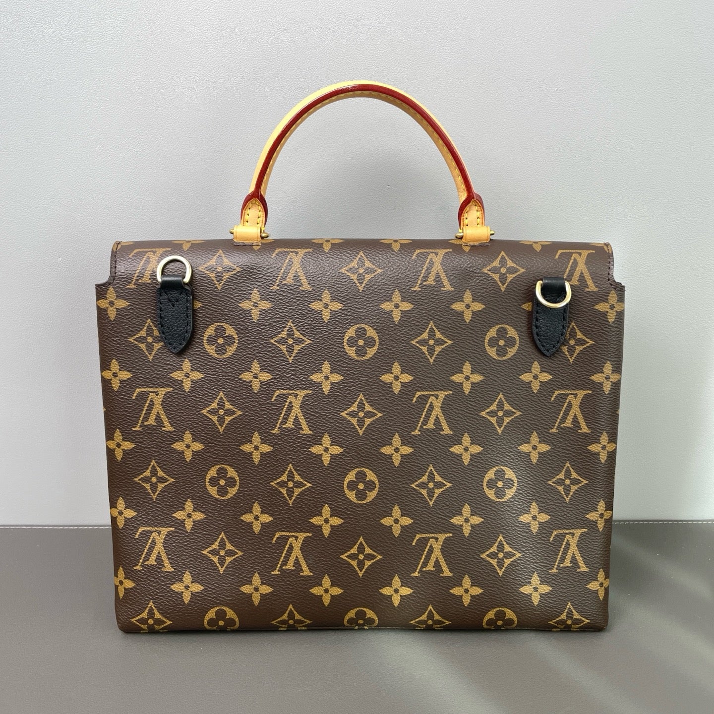Louis Vuitton - Other - Leather - Brown - (medium)
