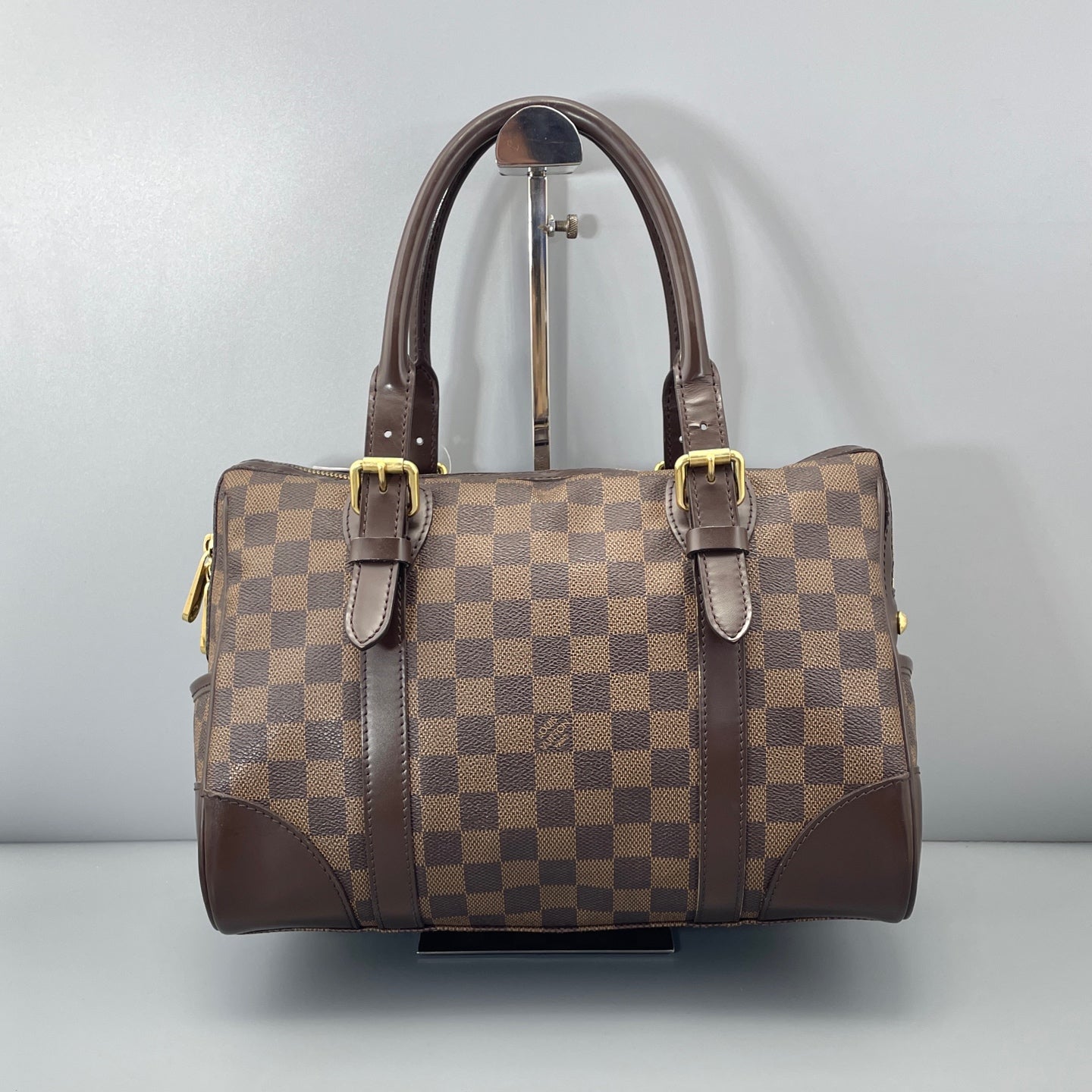 Louis Vuitton - Other - Leather - Brown - (medium)