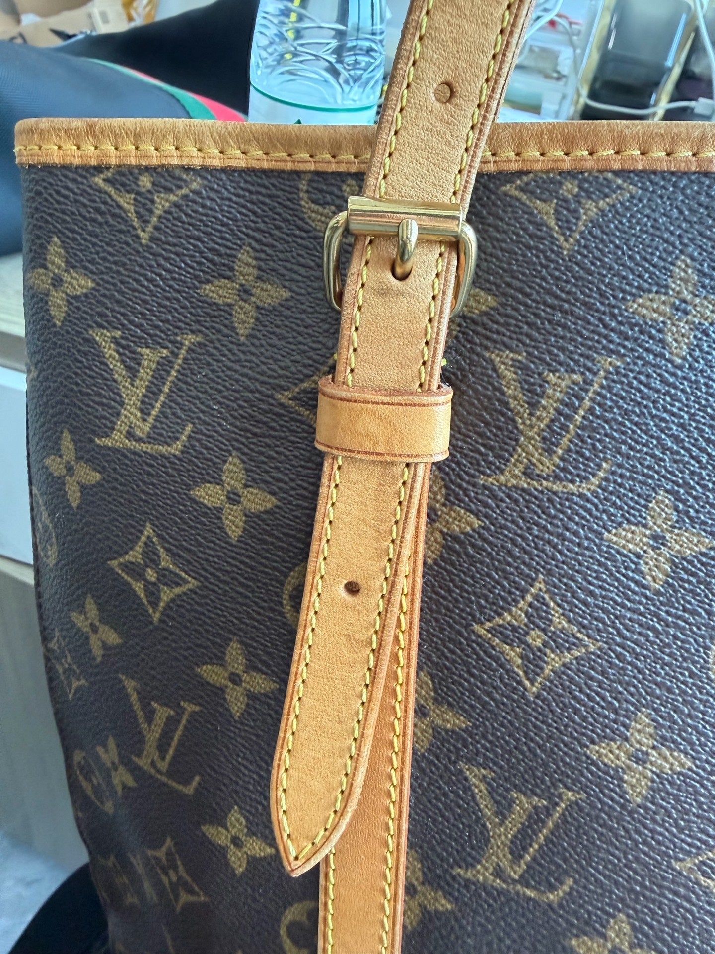 Louis Vuitton - Other - Leather - Brown - (medium)