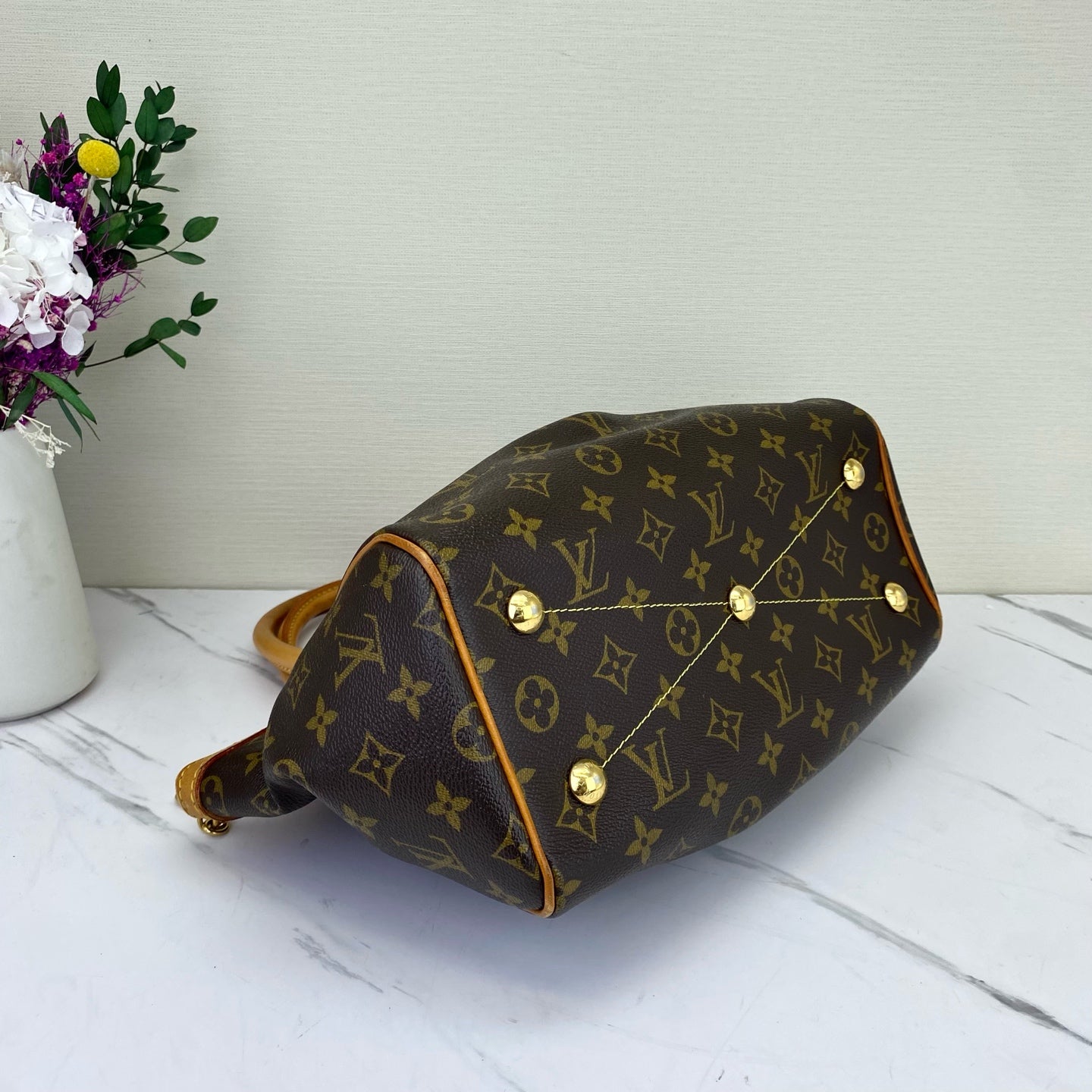 Louis Vuitton - Other - Leather - Brown - (medium)