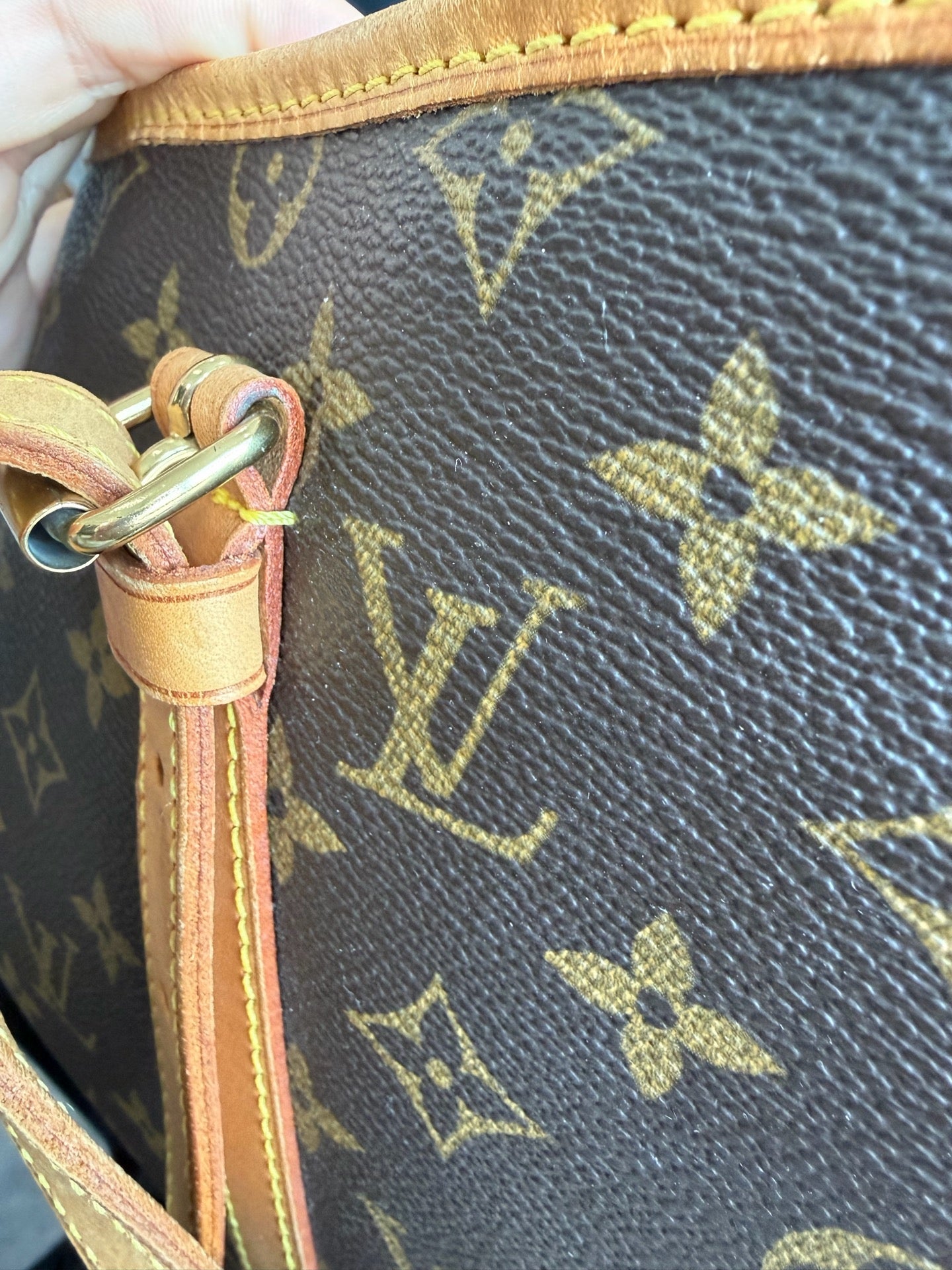 Louis Vuitton - Other - Leather - Brown - (medium)