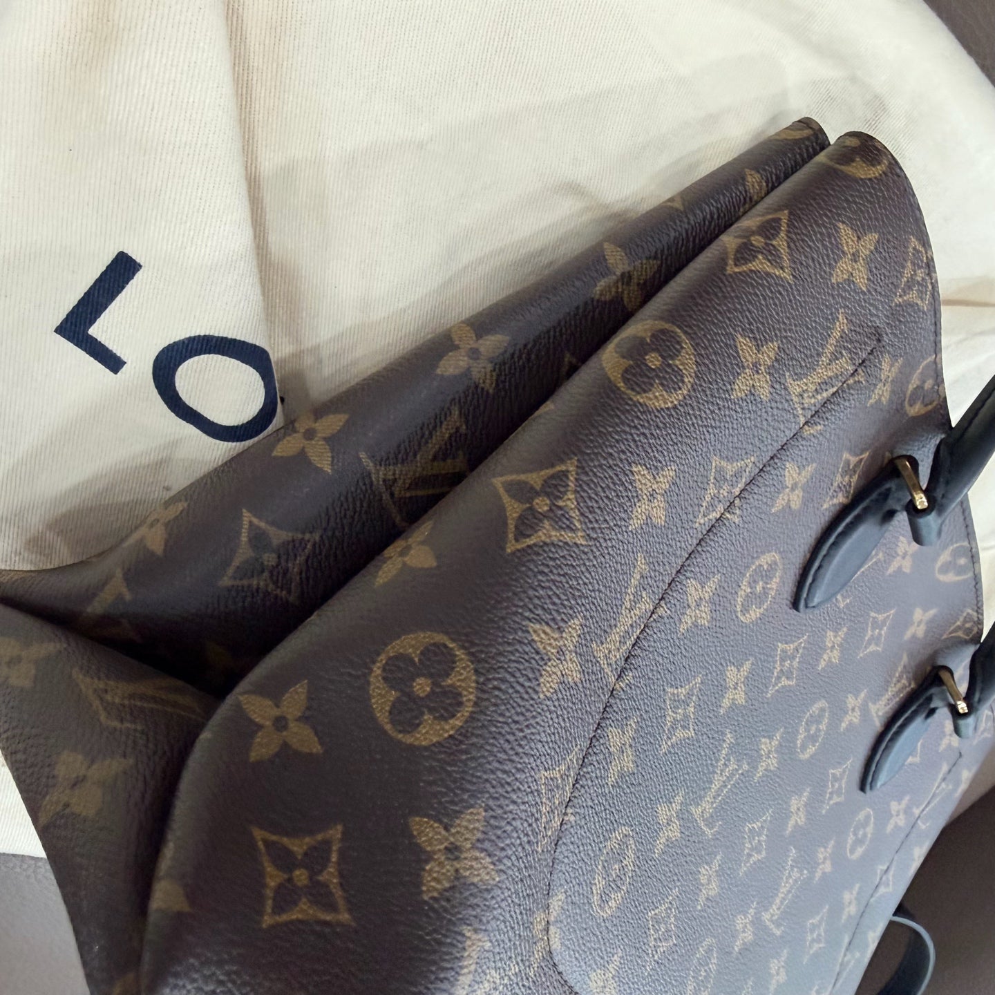 Louis Vuitton - Other - Leather - Brown - (medium)