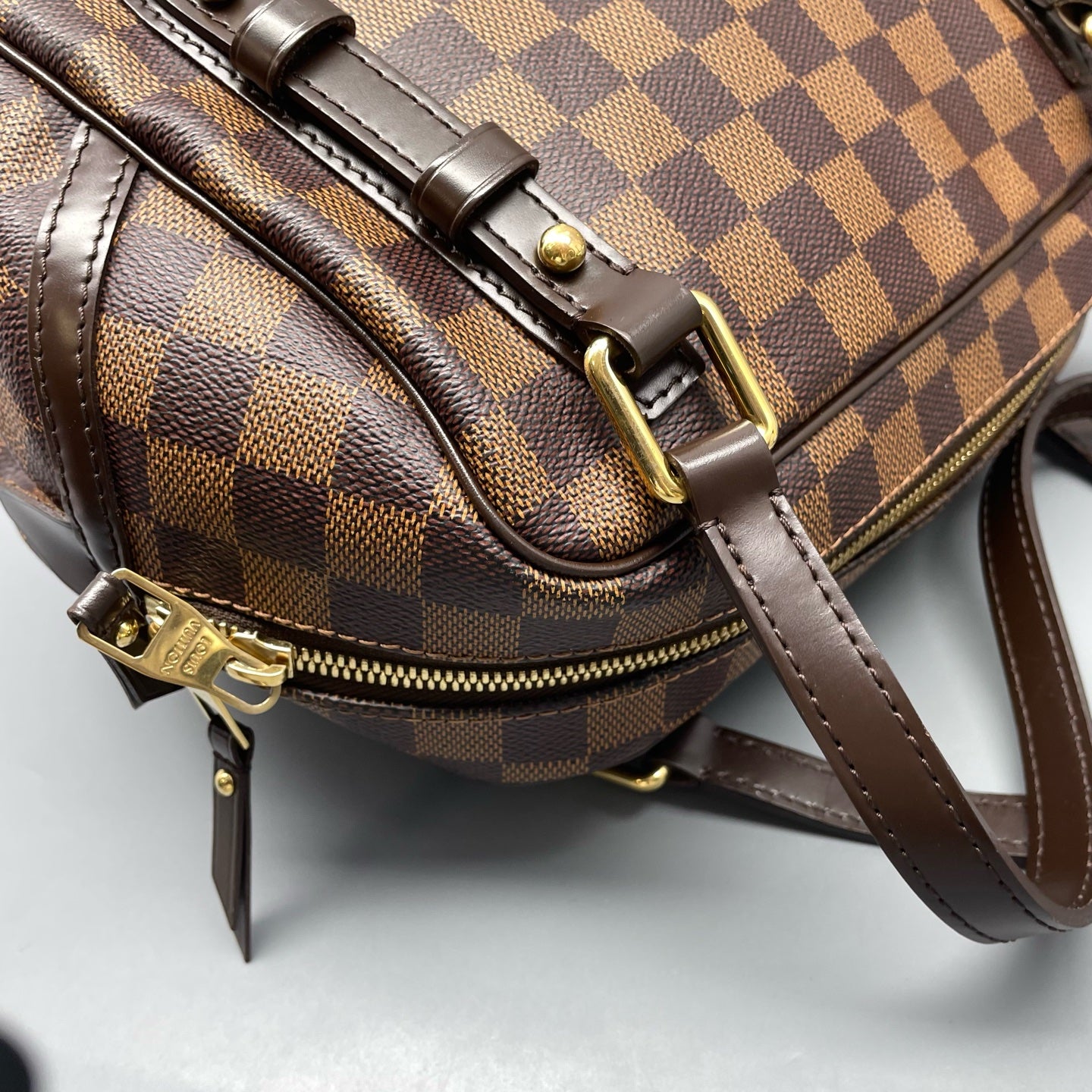 Louis Vuitton - Other - Leather - Brown - (medium)