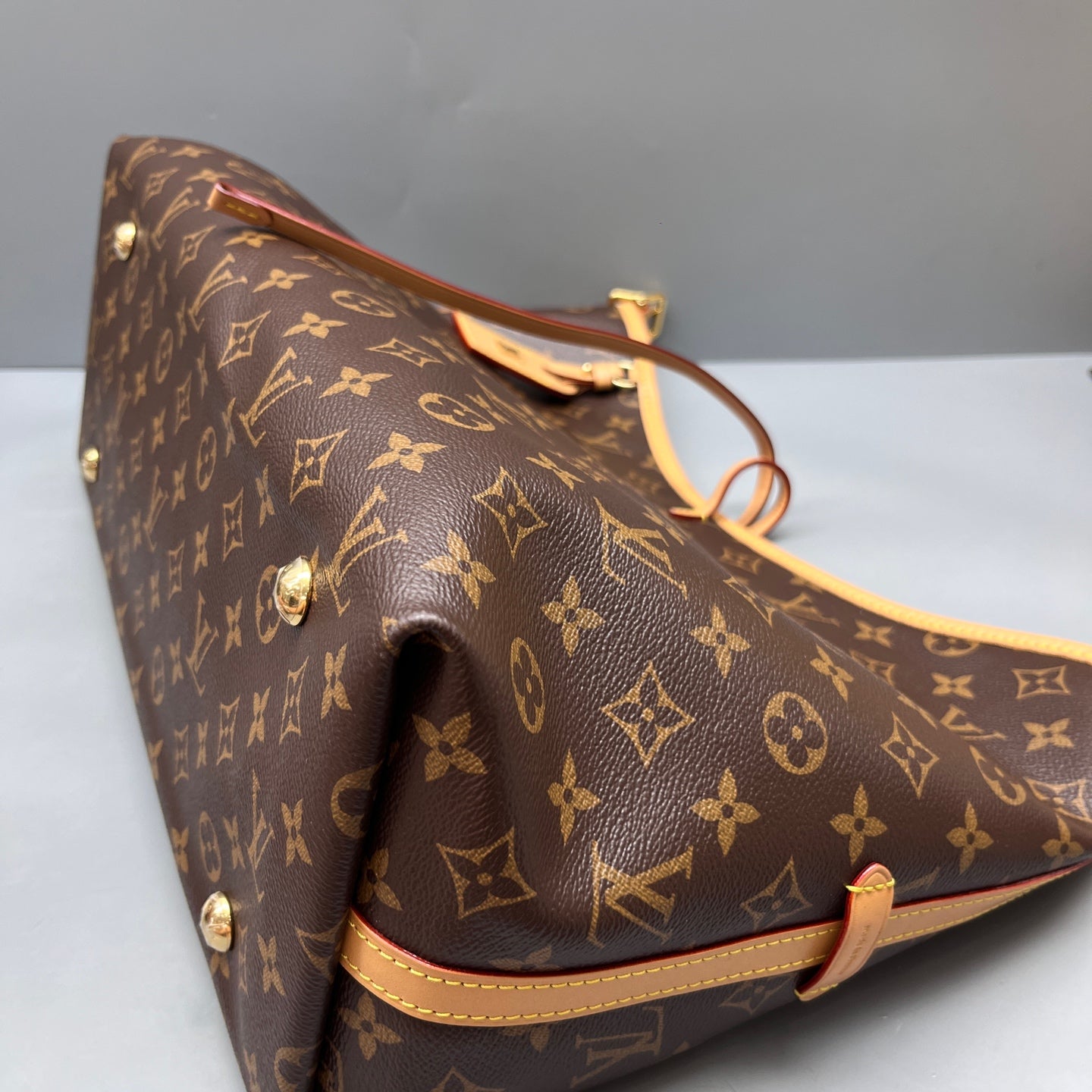 Louis Vuitton - Other - Leather - Brown - (medium)