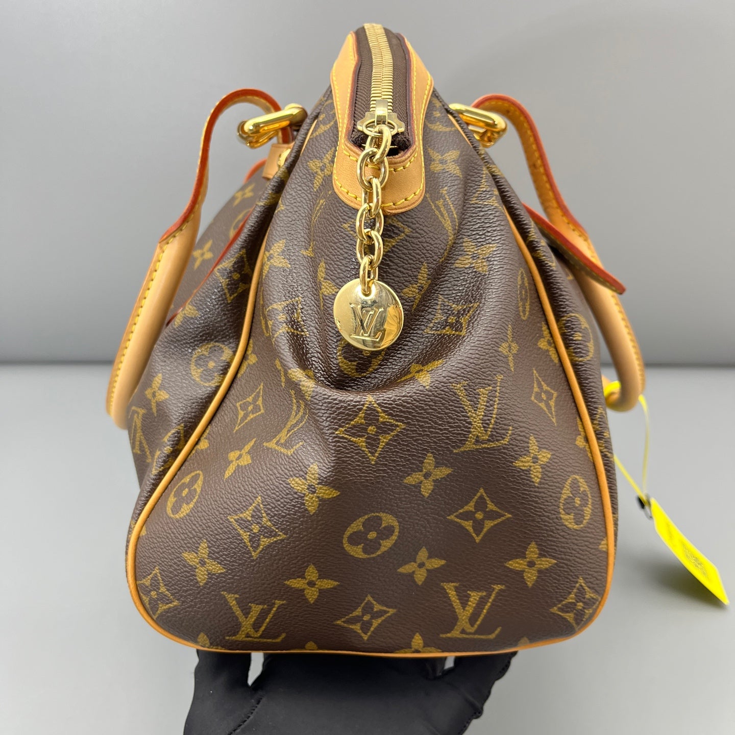 Louis Vuitton - Other - Leather - Brown - (medium)