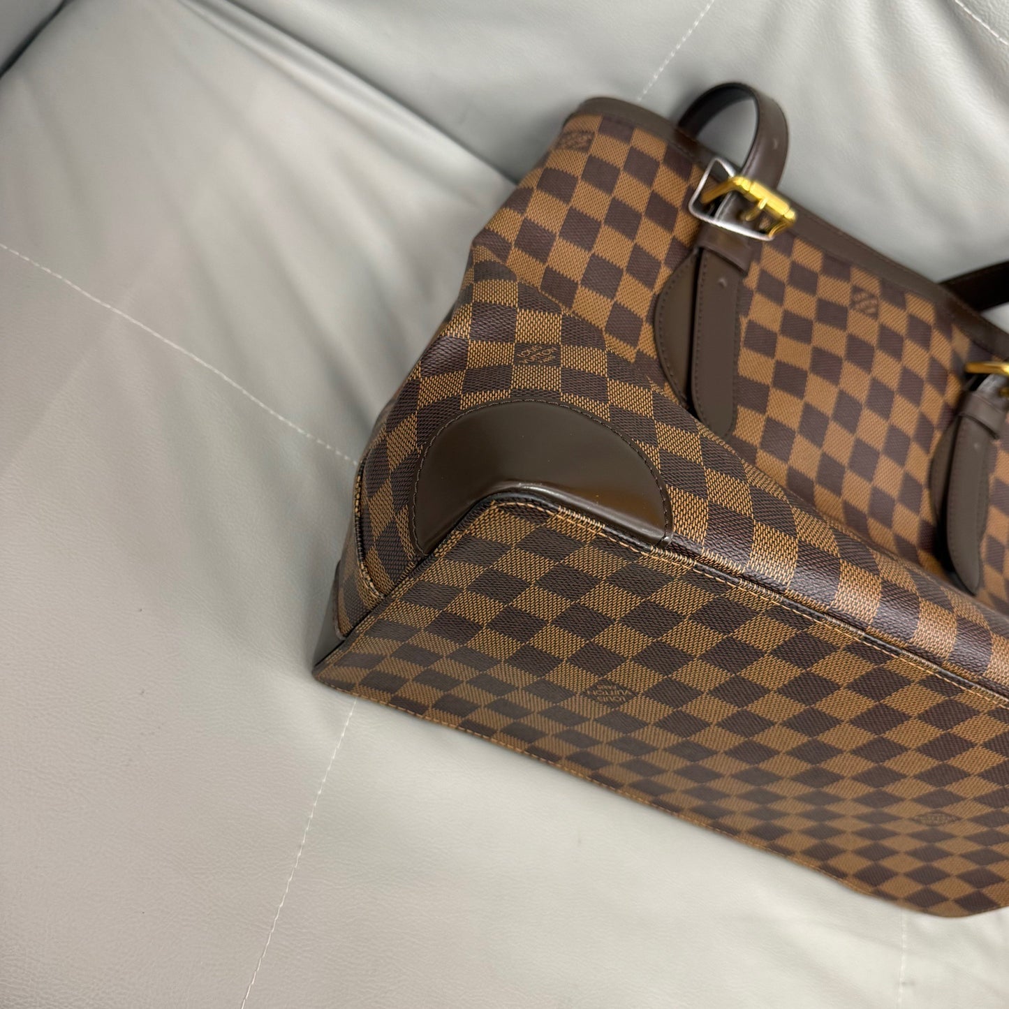 Louis Vuitton - Other - Leather - Brown - (medium)