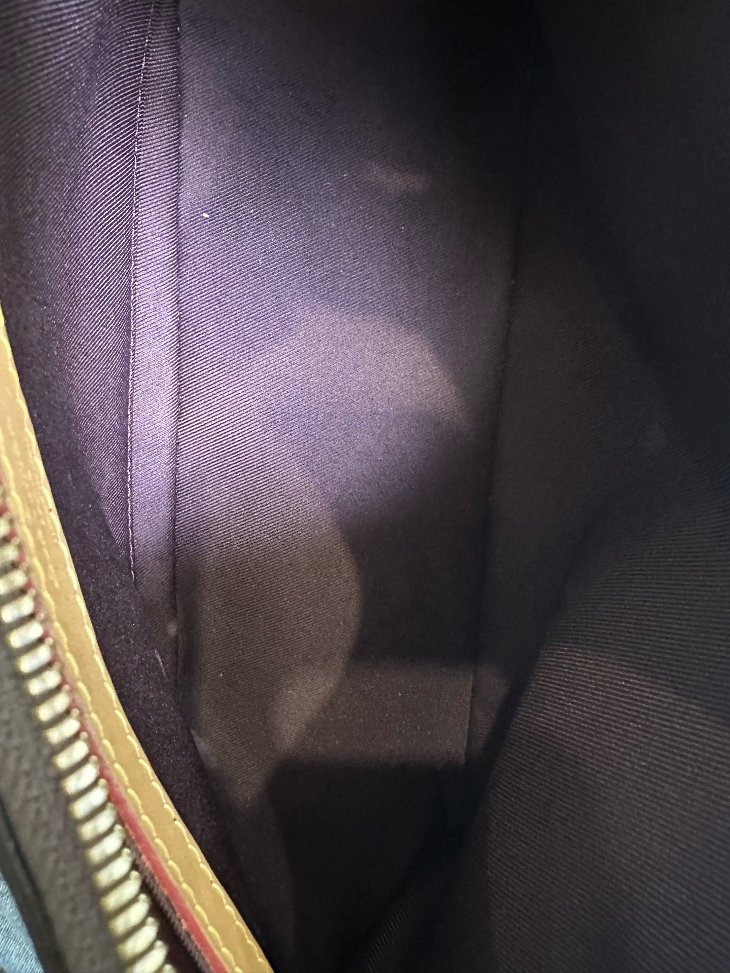 Louis Vuitton - Other - Leather - Brown - (medium)