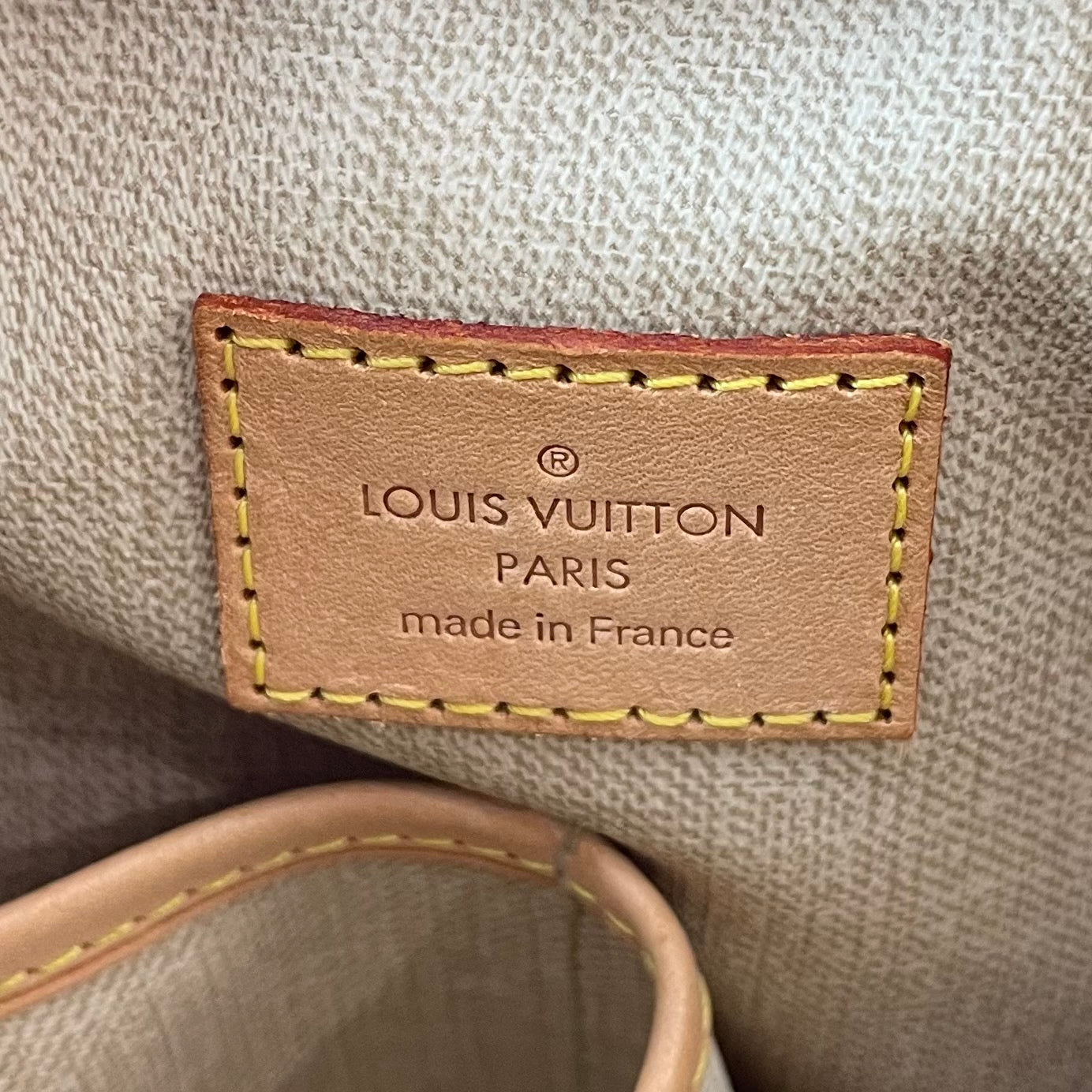 Louis Vuitton - Other - Leather - Brown - (medium)