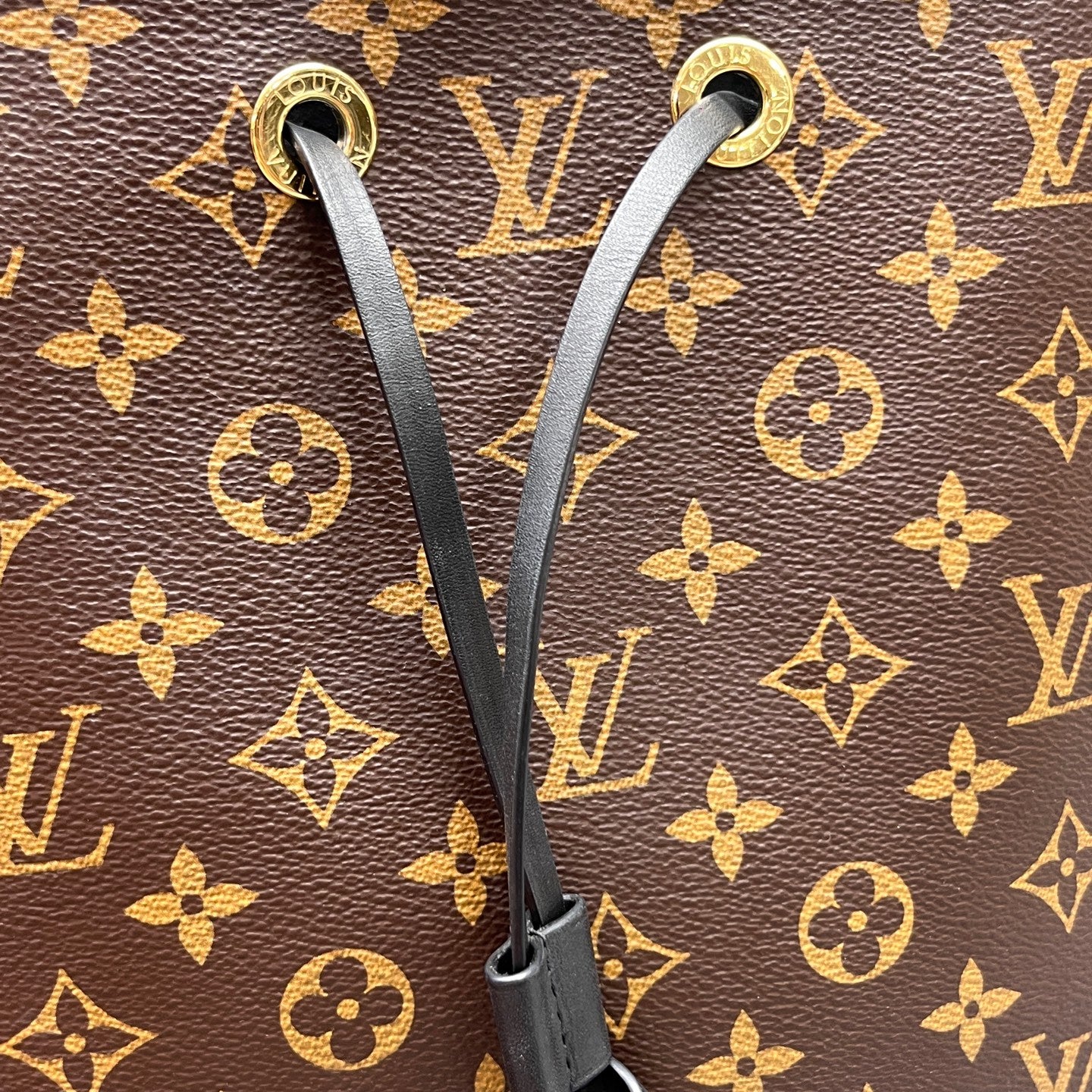 Louis Vuitton - Other - Leather - Brown - (medium)