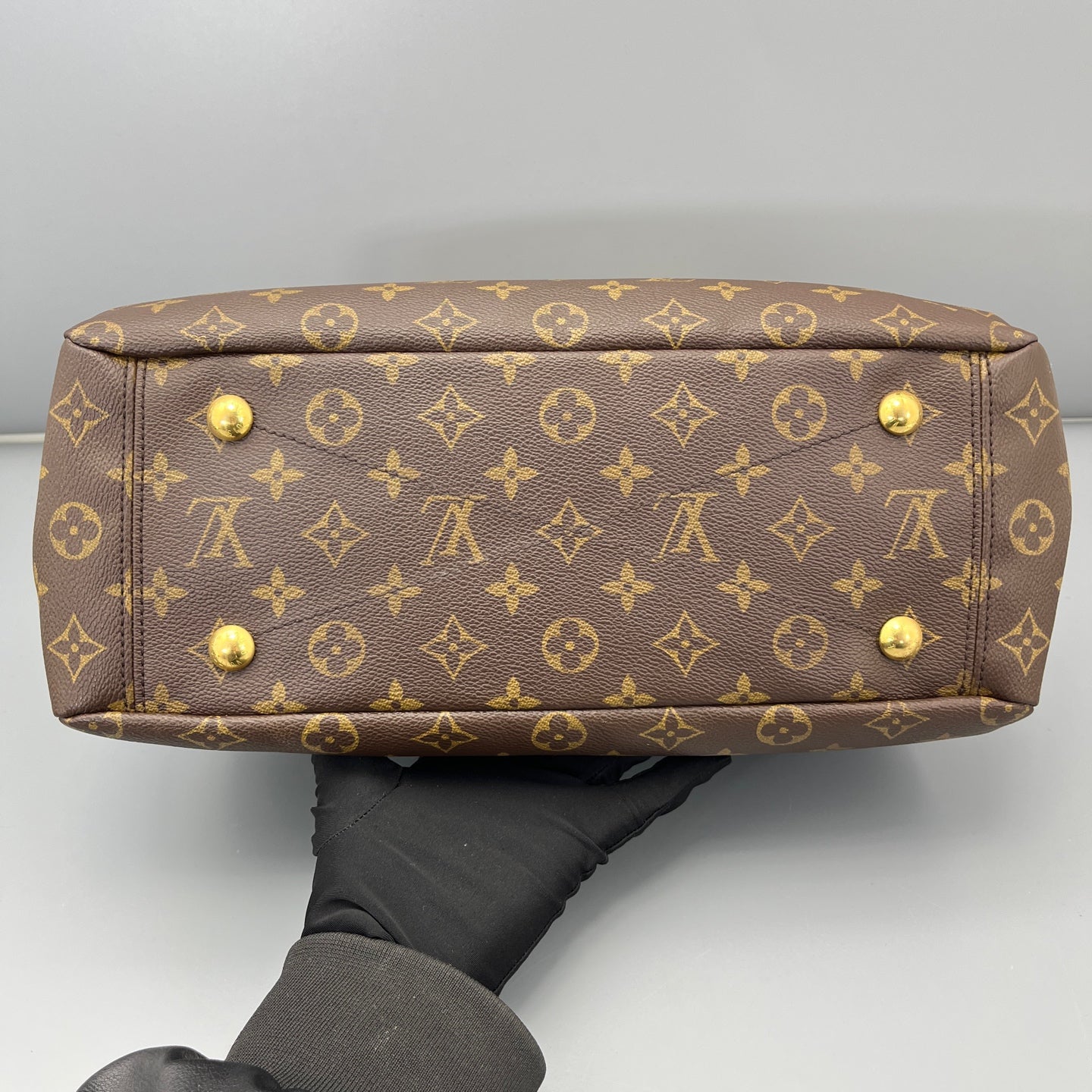 Louis Vuitton - Other - Leather - Brown - (medium)