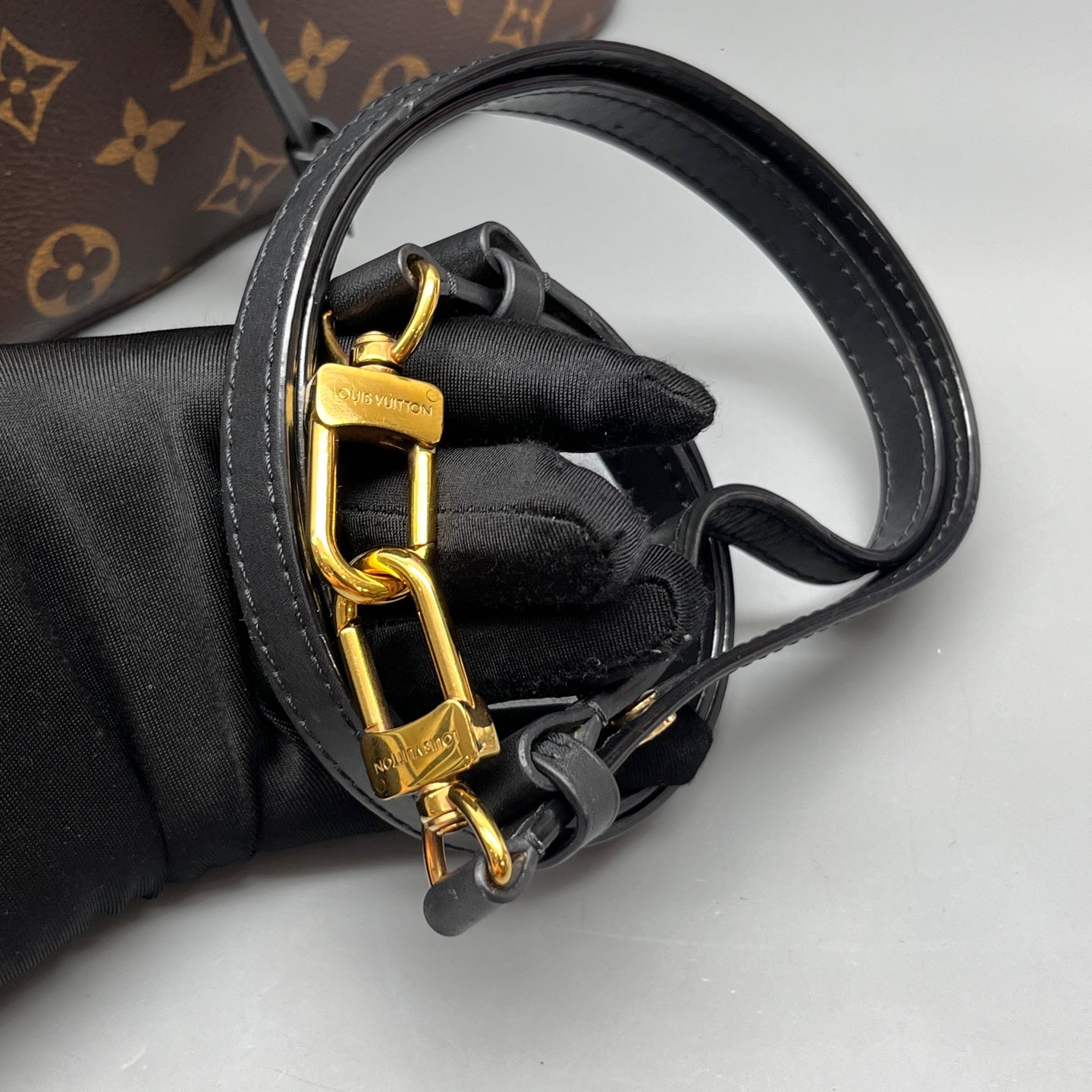 Louis Vuitton - Other - Leather - Brown - (medium)
