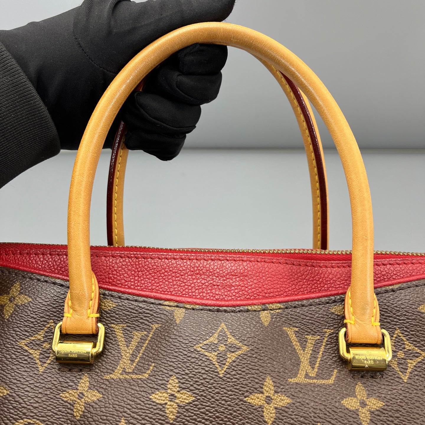 Louis Vuitton - Other - Leather - Brown - (medium)