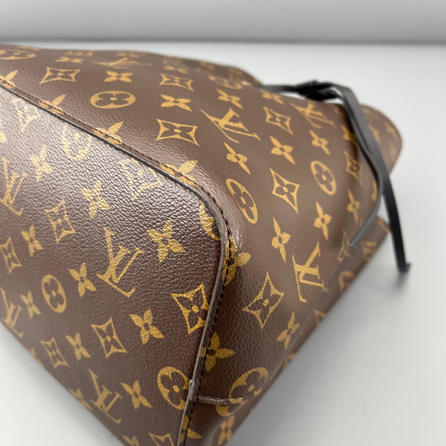 Louis Vuitton - Other - Leather - Brown - (medium)