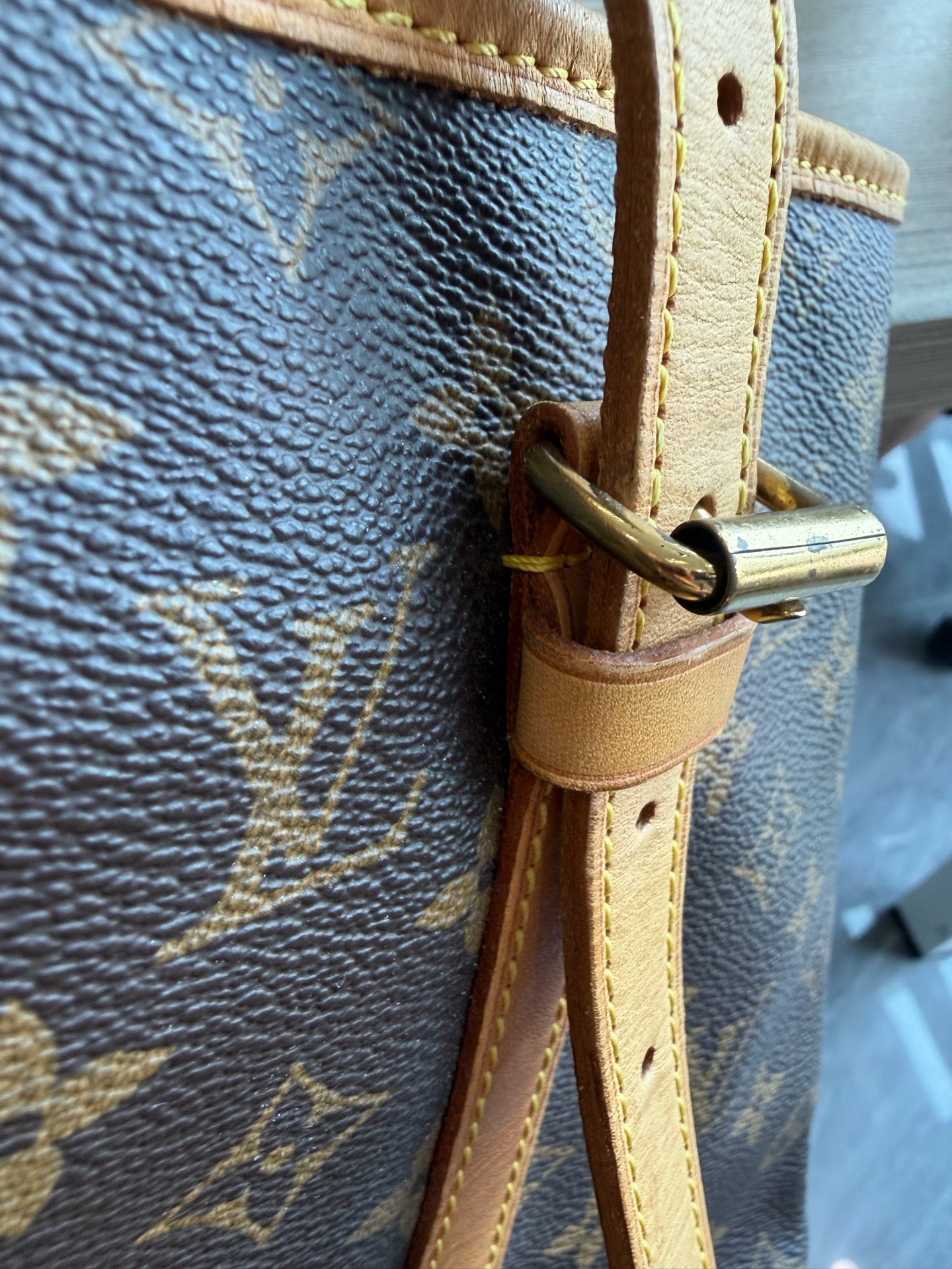 Louis Vuitton - Other - Leather - Brown - (medium)