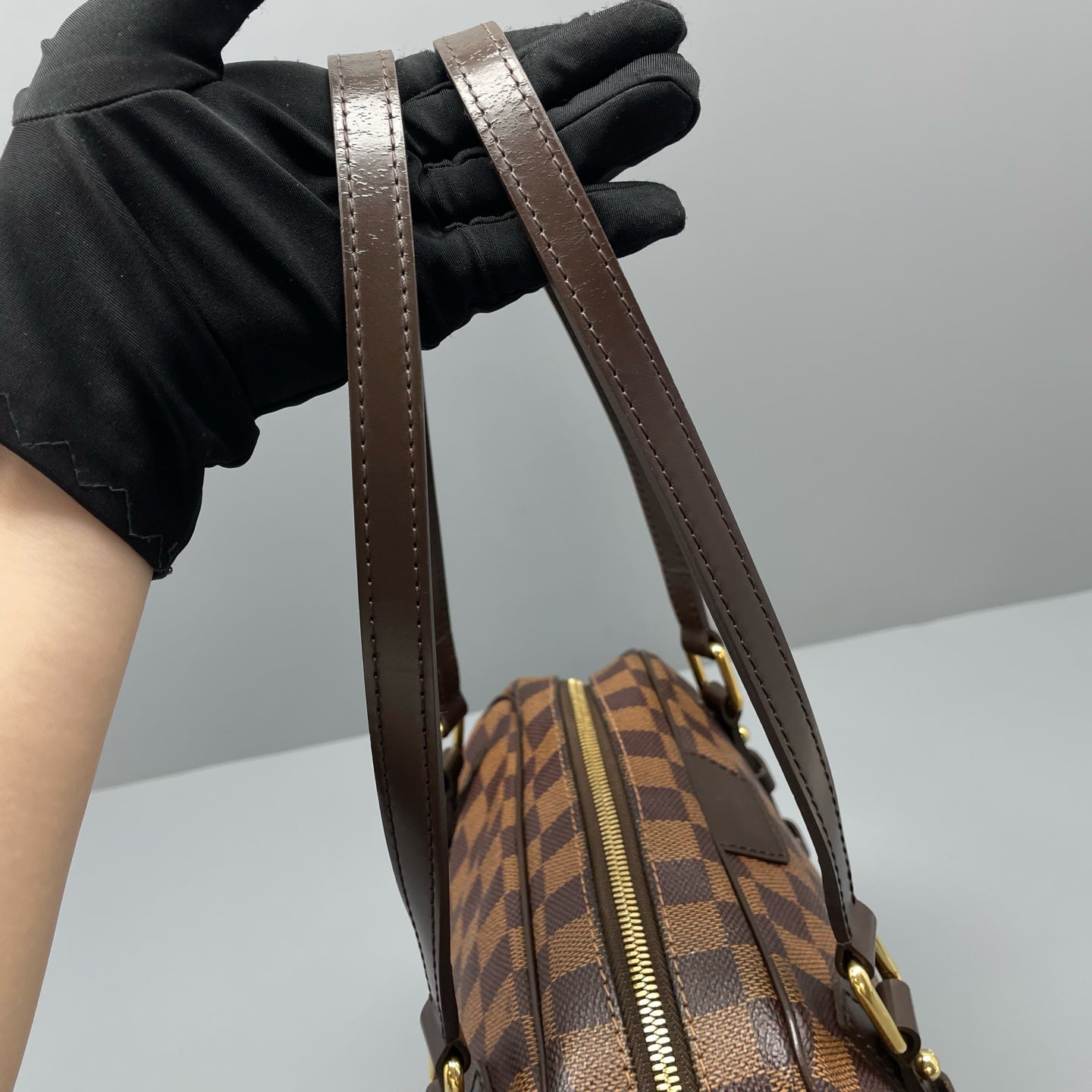 Louis Vuitton - Other - Leather - Brown - (medium)